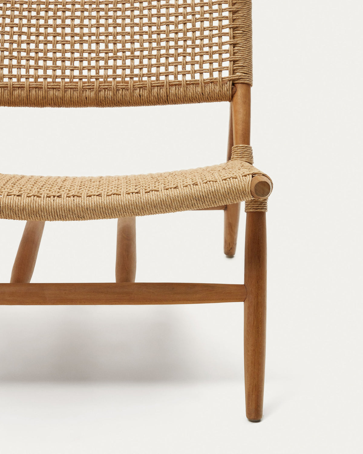 Codolar Sessel aus massivem Teakholz in Natur präsentiert im Onlineshop von KAQTU Design AG. Outdoor-Sessel ist von Kave Home