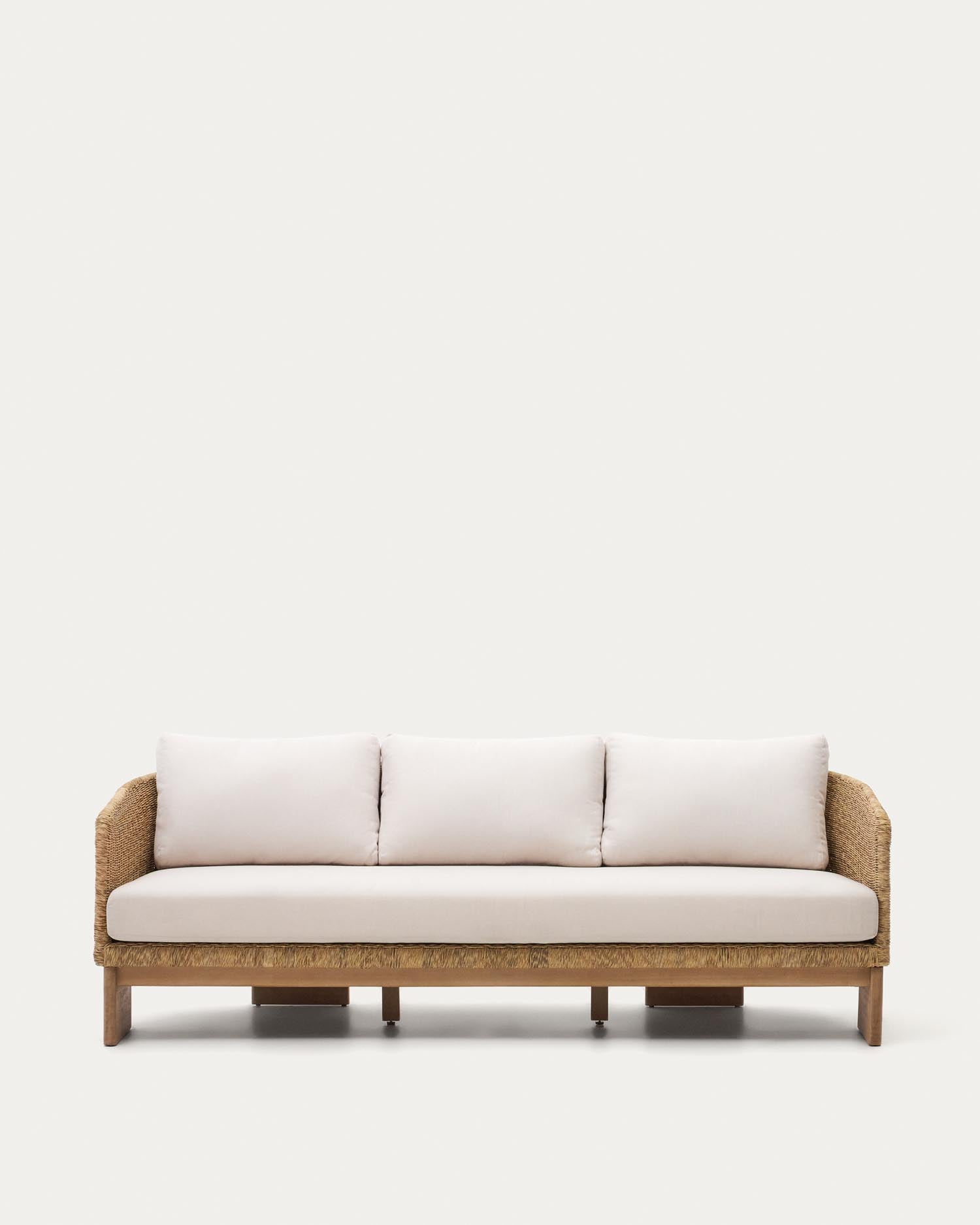 Elegantes Xoriguer 3-Sitzer-Sofa aus synthetischem Rattan und FSC-zertifiziertem Eukalyptusholz, ideal für drinnen und draußen.