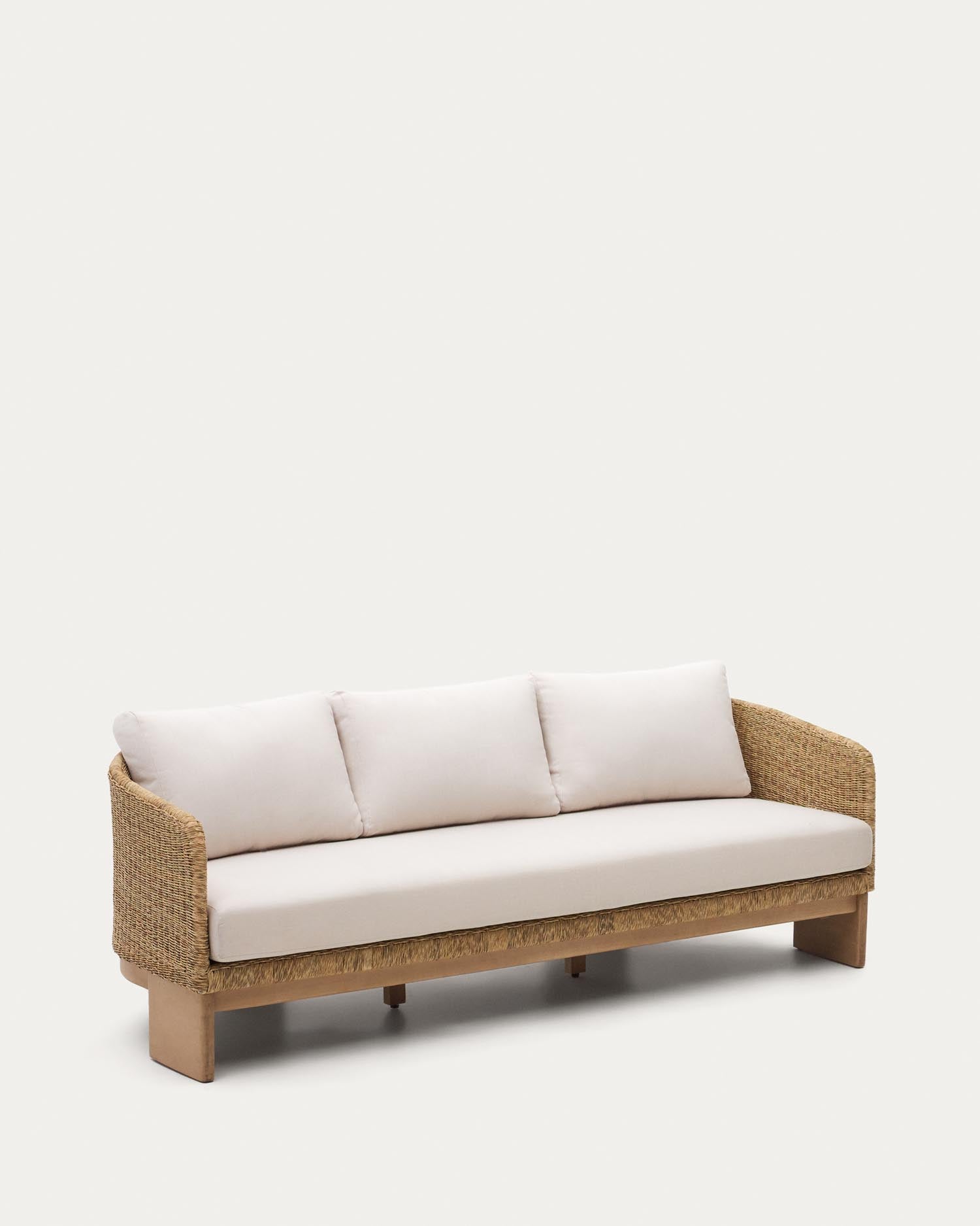 Elegantes 3-Sitzer-Sofa aus synthetischem Rattan und FSC-zertifiziertem Eukalyptusholz für stilvolle Entspannung.