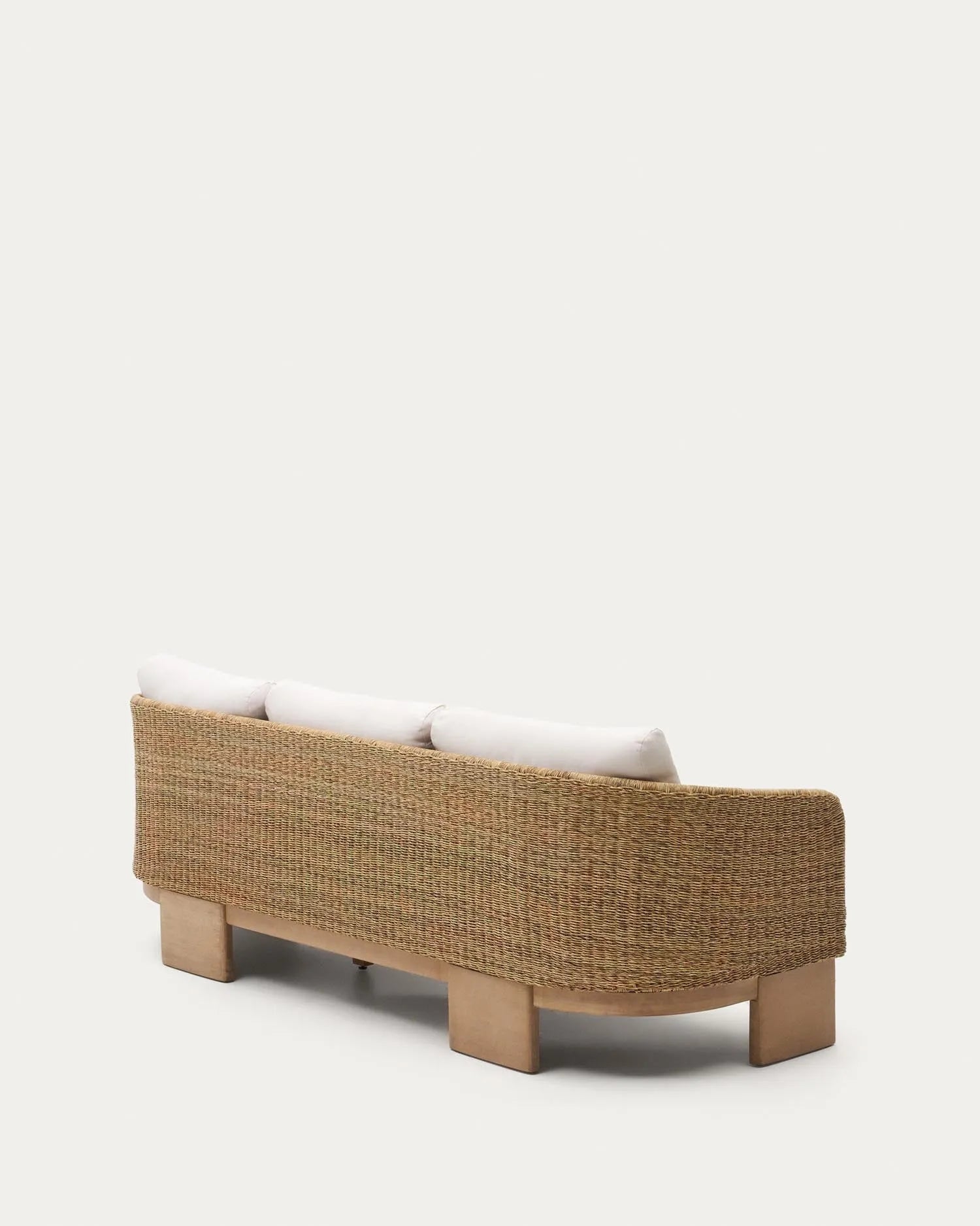 Elegantes 3-Sitzer-Sofa aus synthetischem Rattan und FSC-zertifiziertem Eukalyptusholz, ideal für stilvolle Außenbereiche.