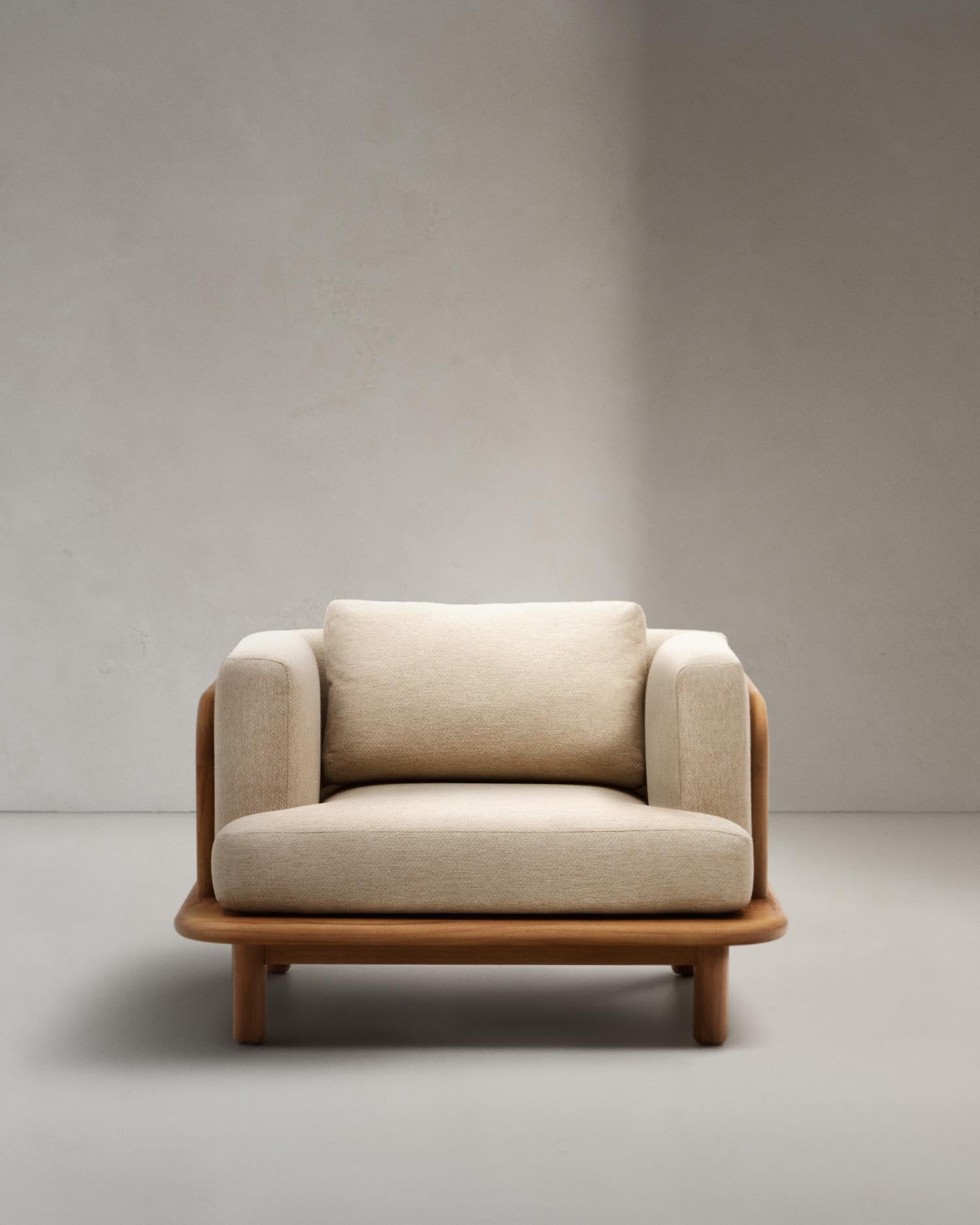Eleganter Turqueta Sessel aus FSC-zertifiziertem Teakholz, nachhaltig gefertigt, perfekt für stilvolle und umweltfreundliche Räume.