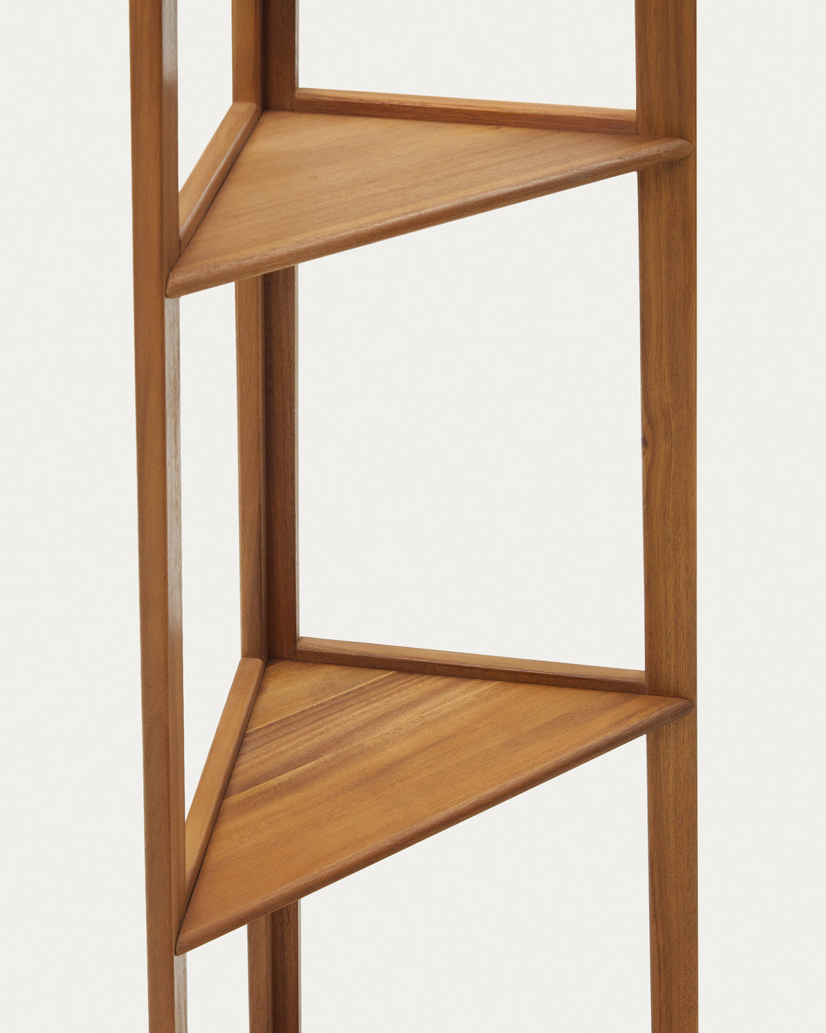 Victora Outdoor Regal aus massivem Akazienholz 42 x 150 cm FSC 100% in Natur präsentiert im Onlineshop von KAQTU Design AG. Outdoor-Regal ist von Kave Home