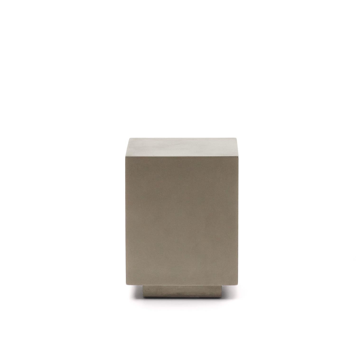 Rustella Beistelltisch: 35x35 cm, 100% Zement, robust, langlebig, vielseitig, minimalistisch, pflegeleicht, ideal für drinnen & draussen.