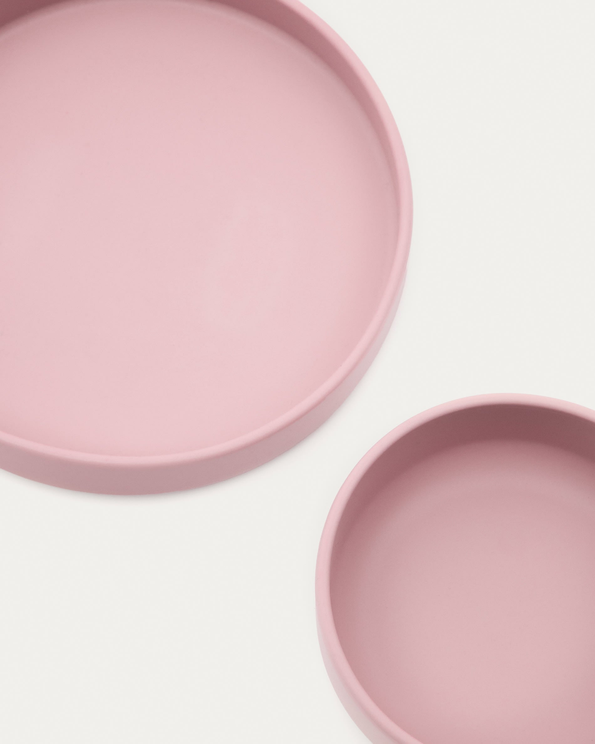 Set Lili aus Teller und Schüssel aus Silikon rosa in Rosa präsentiert im Onlineshop von KAQTU Design AG. Geschirr Kids ist von Kave Home