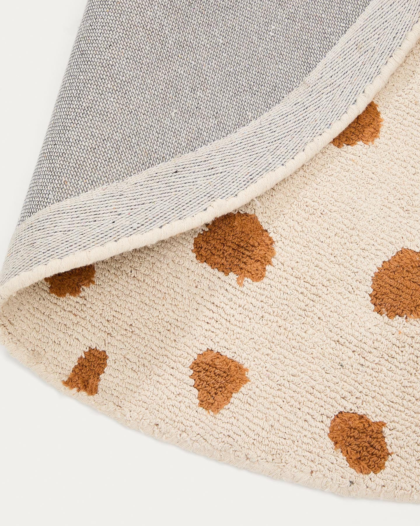 Runder beigefarbener Baumwollteppich Tandani mit Gepardendesign in Orange, Ø 100 cm in Mehrfarbig präsentiert im Onlineshop von KAQTU Design AG. Teppich ist von Kave Home