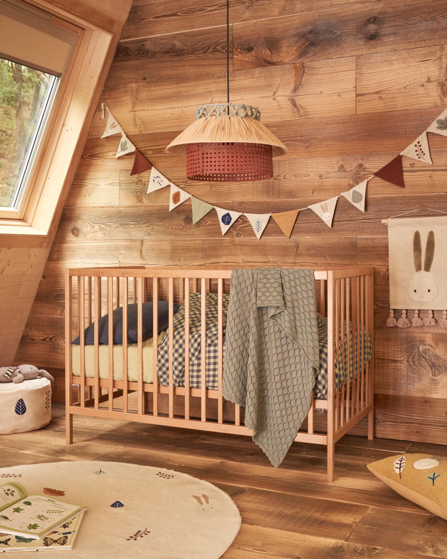 Gitterbett Shantal aus massiver Buche, 60x120 cm, mit natürlichem Finish, ideal für Babys, von Kave Home.