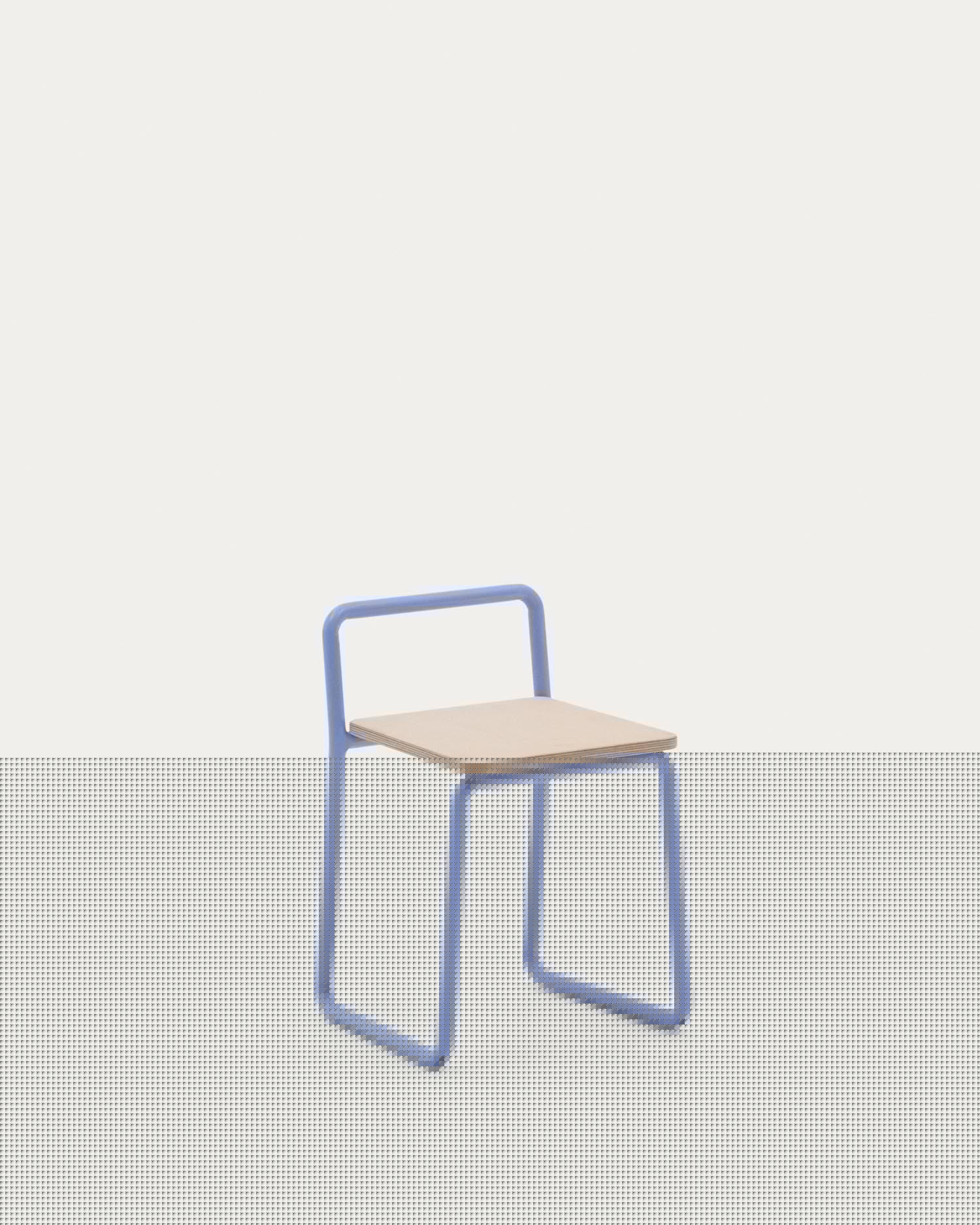 Stuhl Tinn: Modernes Design aus Eschenfurnier und blauem Metall. Stilvoll, langlebig, ideal für jeden Raum. Kave Home Qualität.
