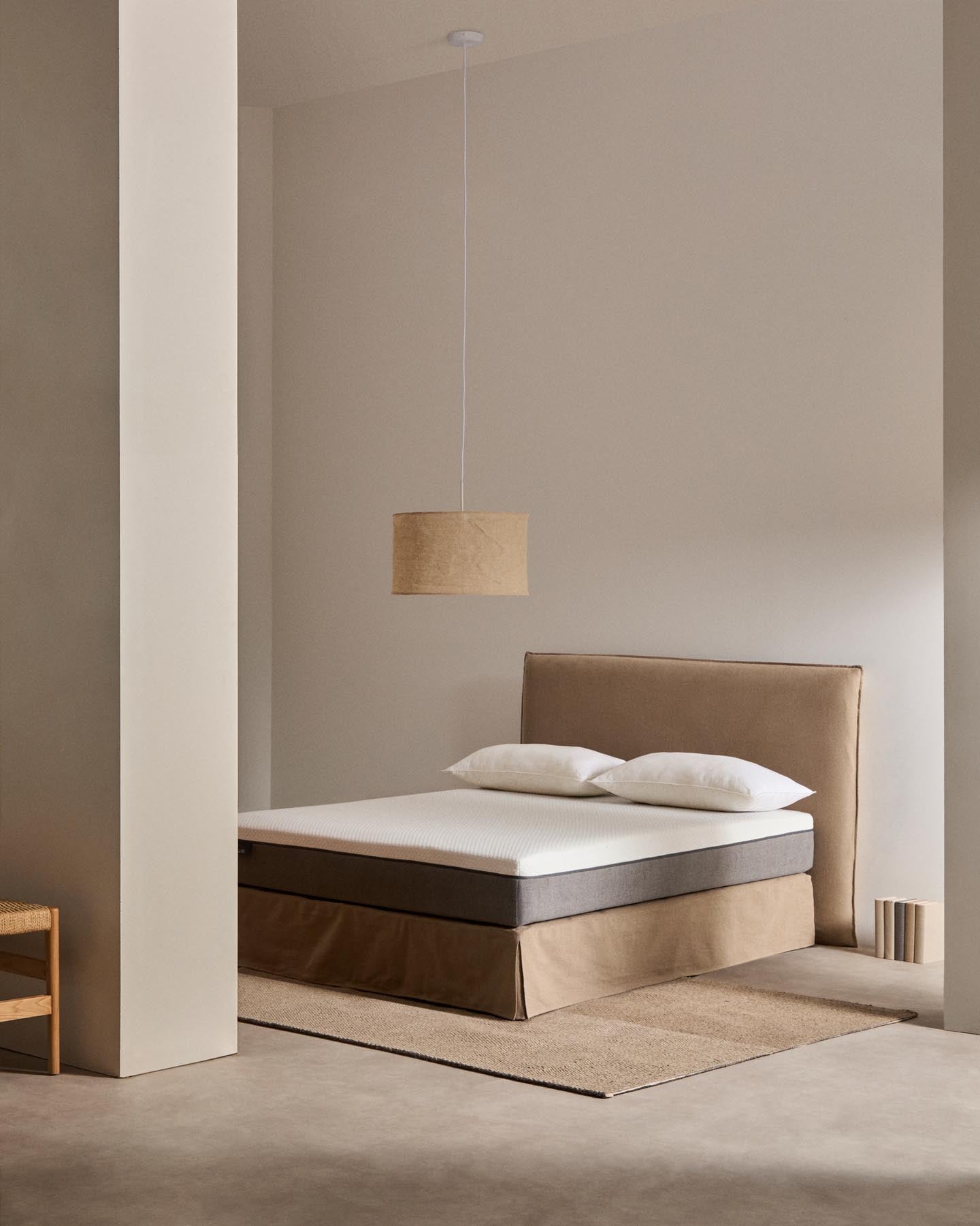 Viskoelastische Matratze Eva mit abnehmbarem Bezug 150 x 200 cm in Weiß präsentiert im Onlineshop von KAQTU Design AG. Matratze ist von Kave Home