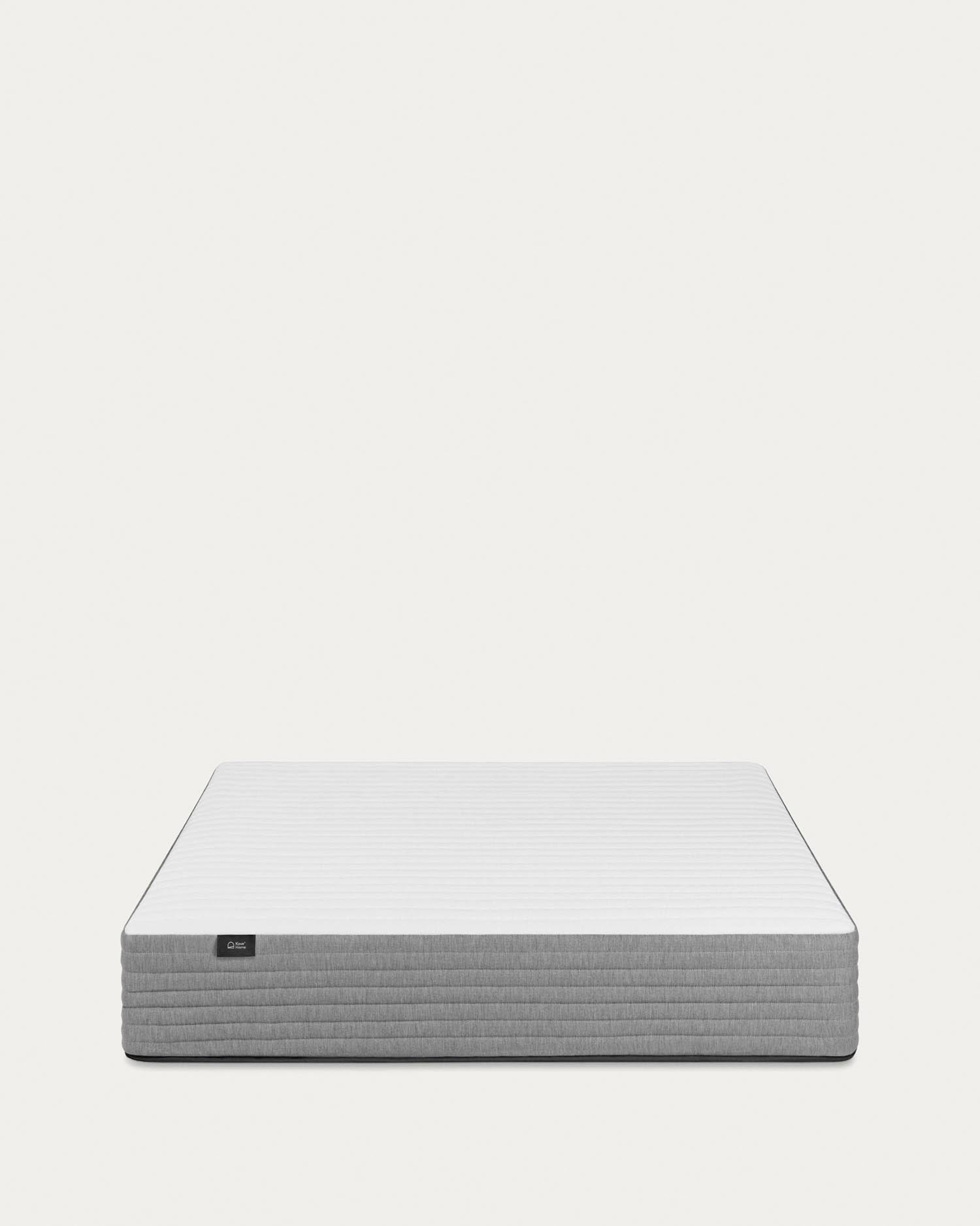 Komfortable Juno Taschenfederkernmatratze 150x190 cm von Kave Home, ideal für erholsamen Schlaf und optimale Unterstützung.