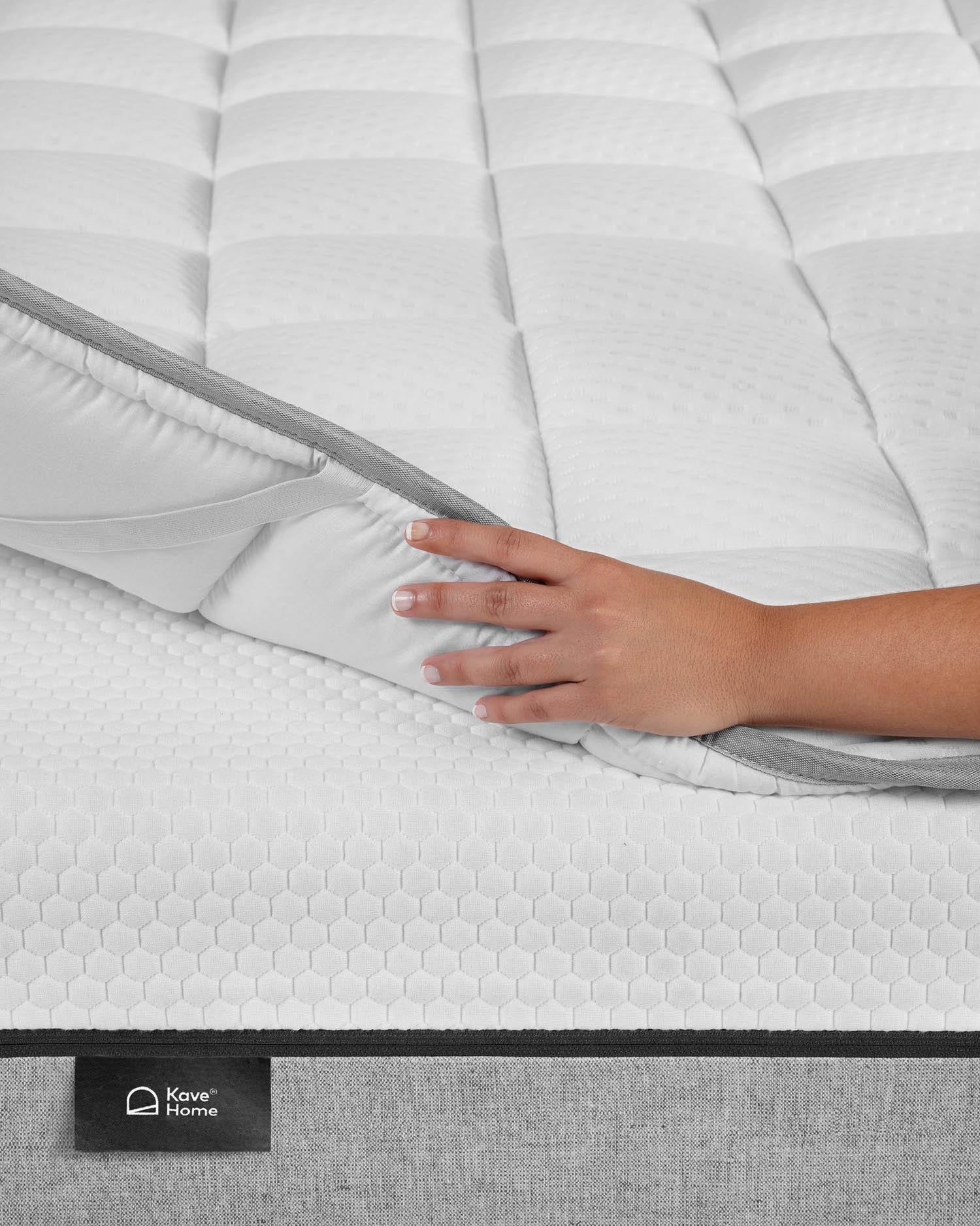 Freya Matratzen Topper 180x200 cm von Kave Home: Komfortabler Topper für erholsamen Schlaf und optimale Unterstützung.