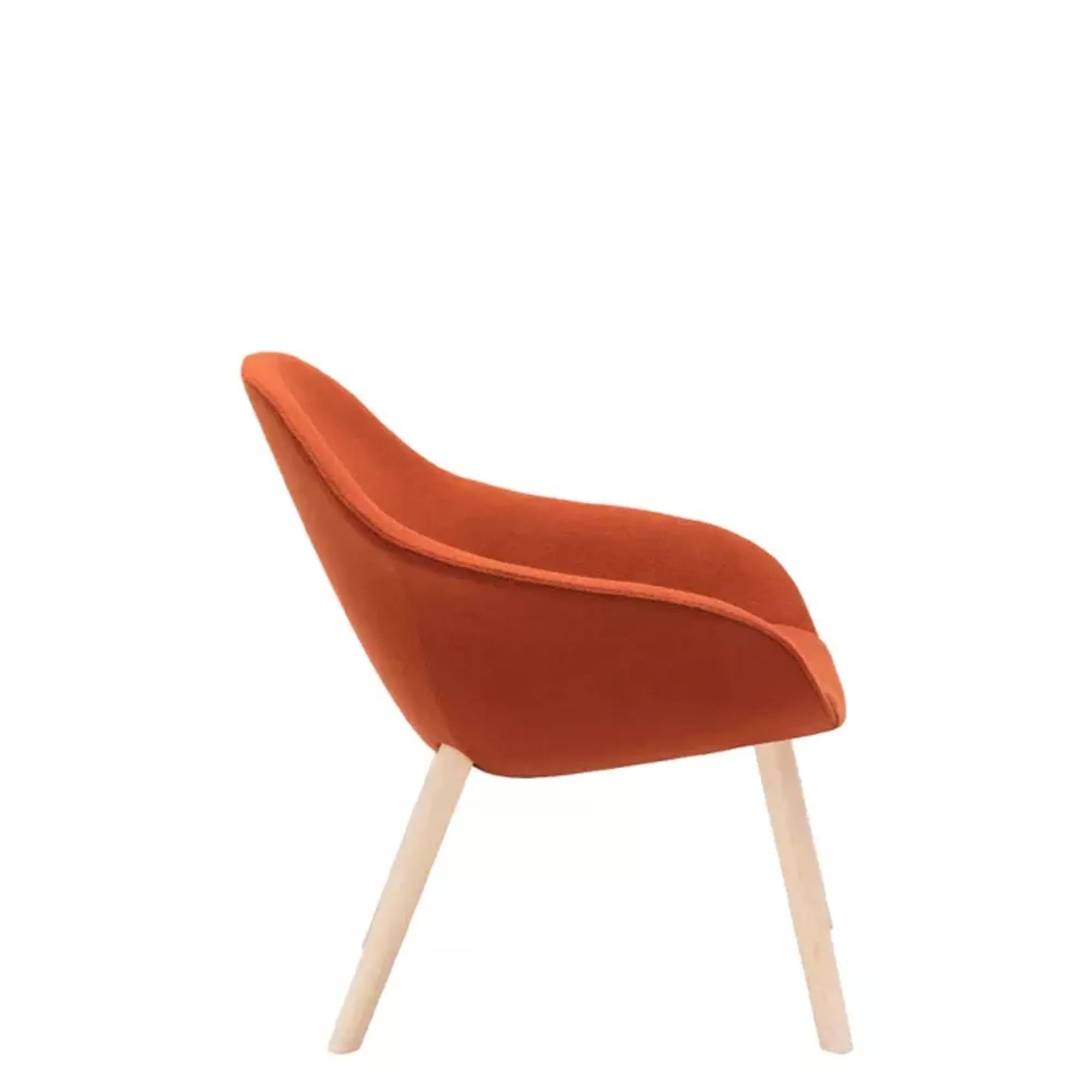 Next Lounge in Orange präsentiert im Onlineshop von KAQTU Design AG. Sessel ist von Andreu World