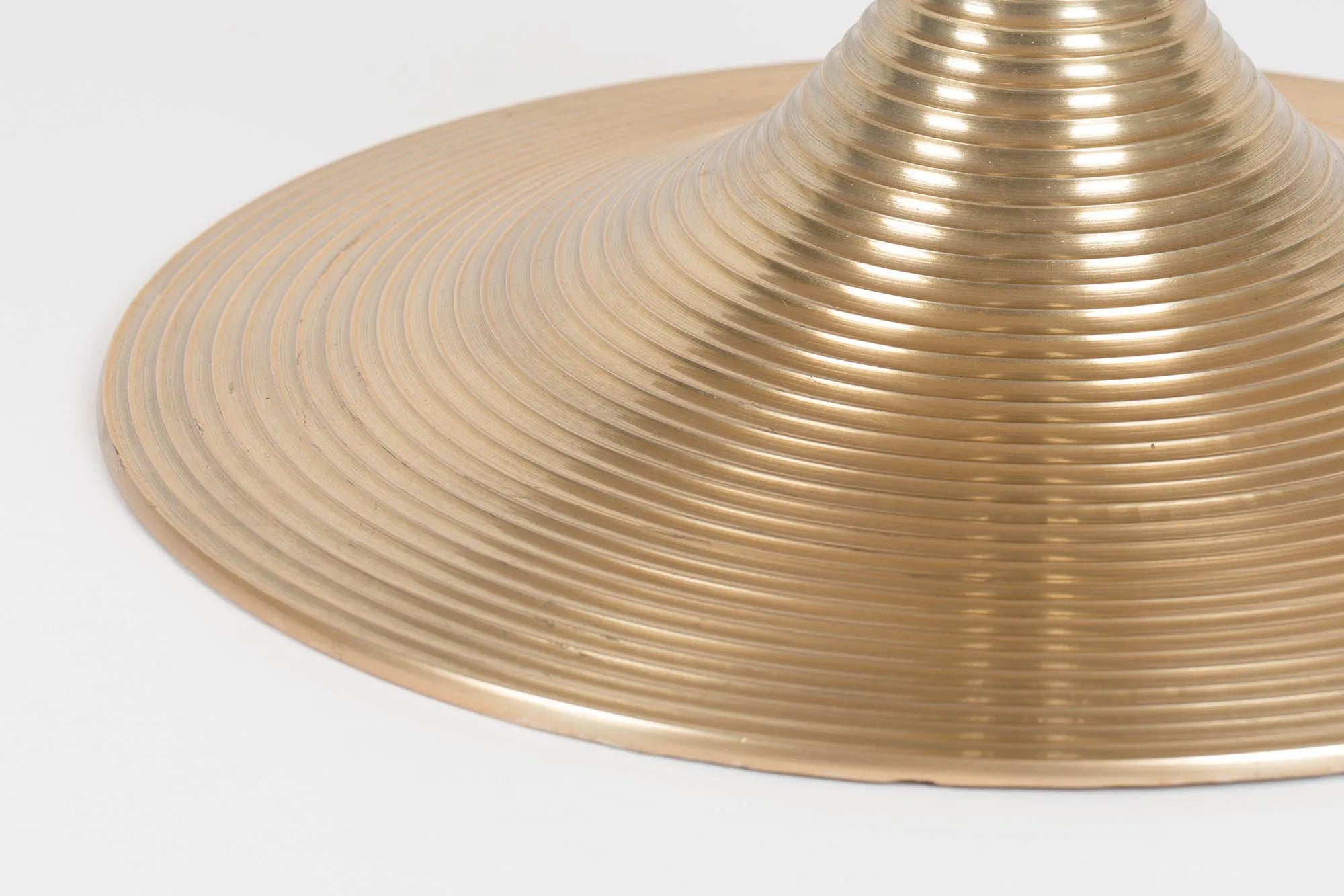 HYPNOTISING ROUND Beistelltisch in Gold präsentiert im Onlineshop von KAQTU Design AG. Beistelltisch ist von Bold Monkey