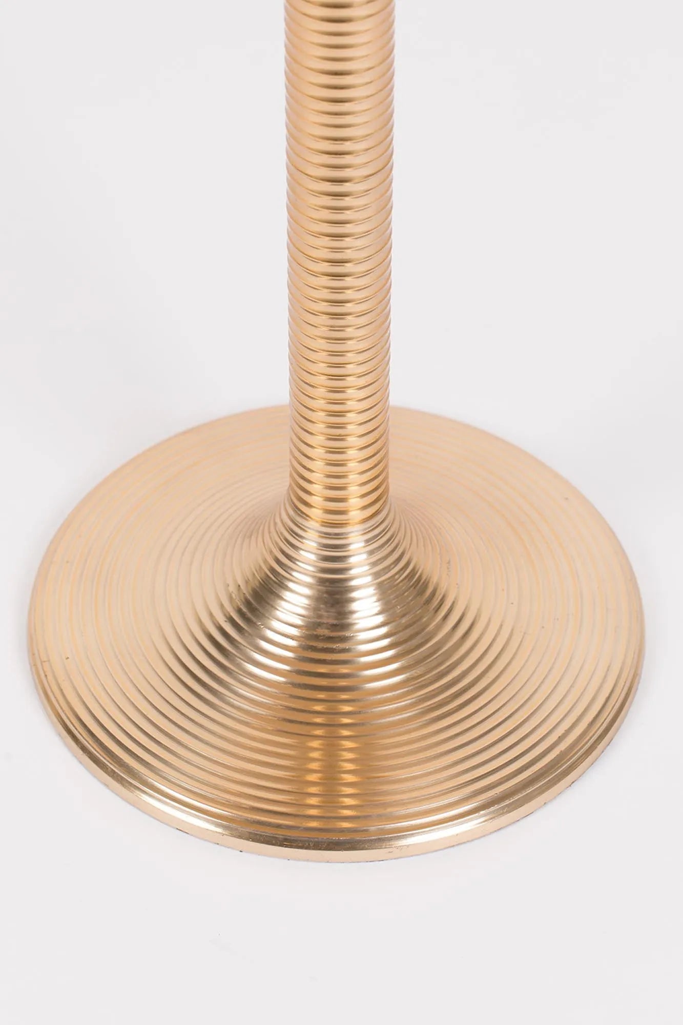 HYPNOTISING ROUND Beistelltisch in Gold präsentiert im Onlineshop von KAQTU Design AG. Beistelltisch ist von Bold Monkey