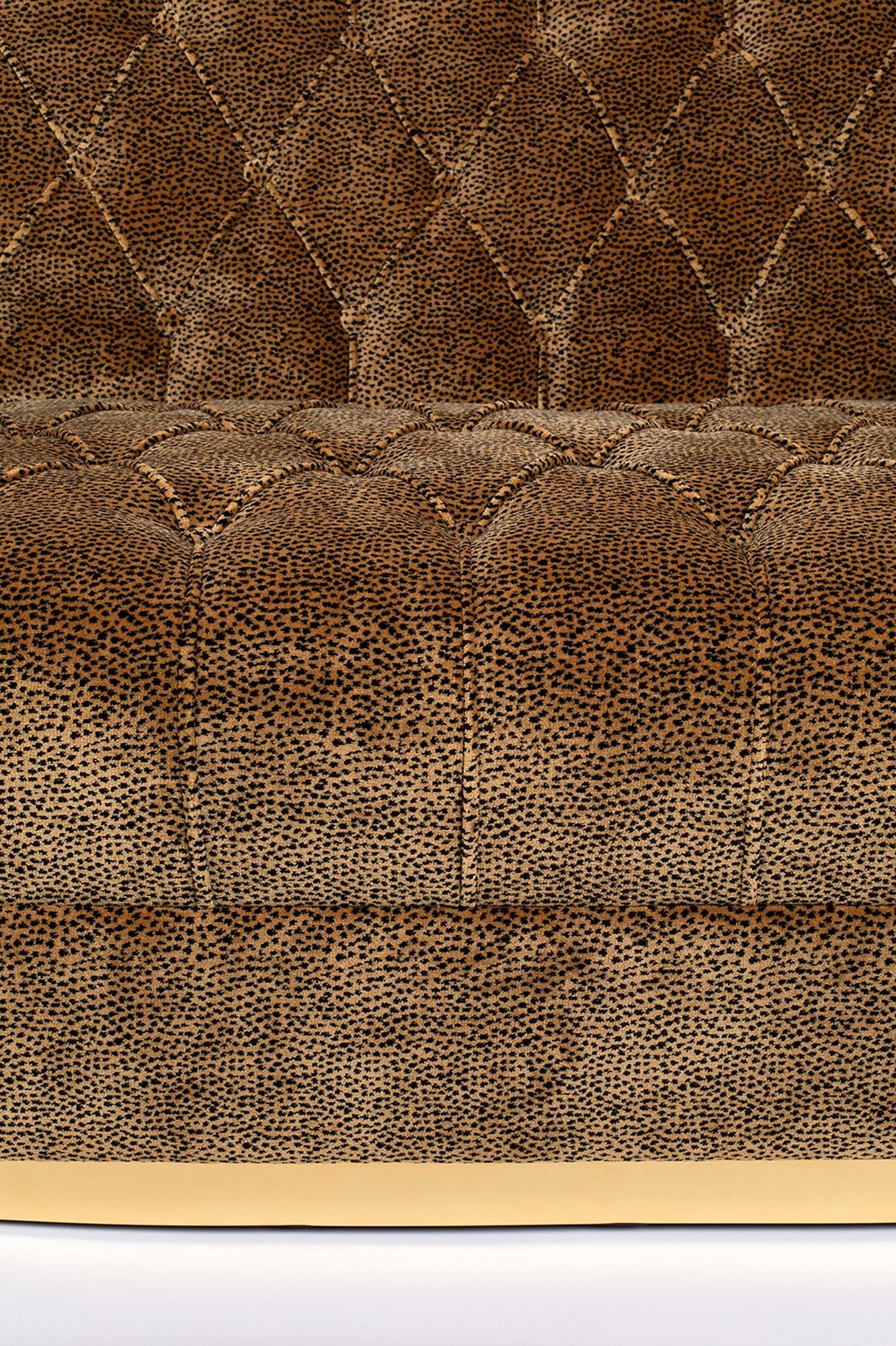 Extravagantes Bold Monkey Sofa mit verspieltem Design in Smaragdgrün.