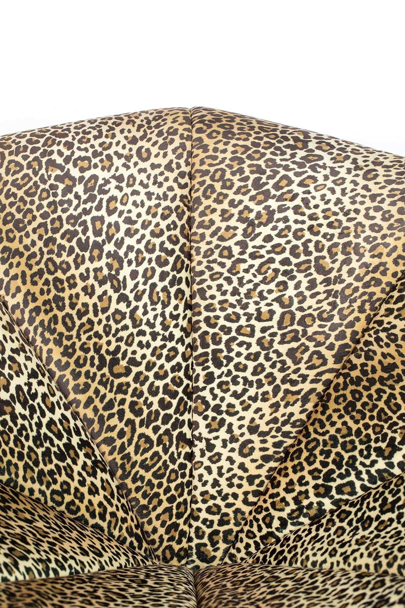 Eleganter Loungesessel von Bold Monkey: Komfort, Stil und Langlebigkeit vereint. Perfekt für entspannte Momente.