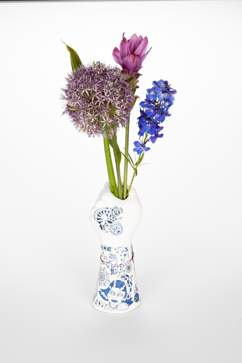 Liberty Matters Vase in Blau präsentiert im Onlineshop von KAQTU Design AG. Vase ist von Bold Monkey