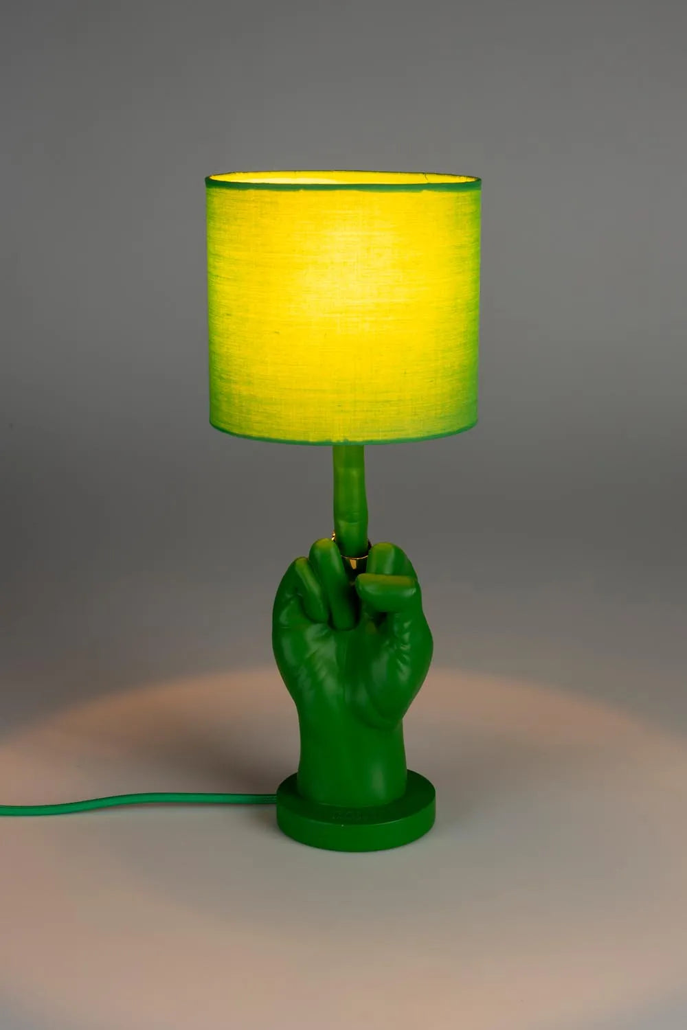 Elegante Tischlampe „What If“ von Bold Monkey für modernes Ambiente.