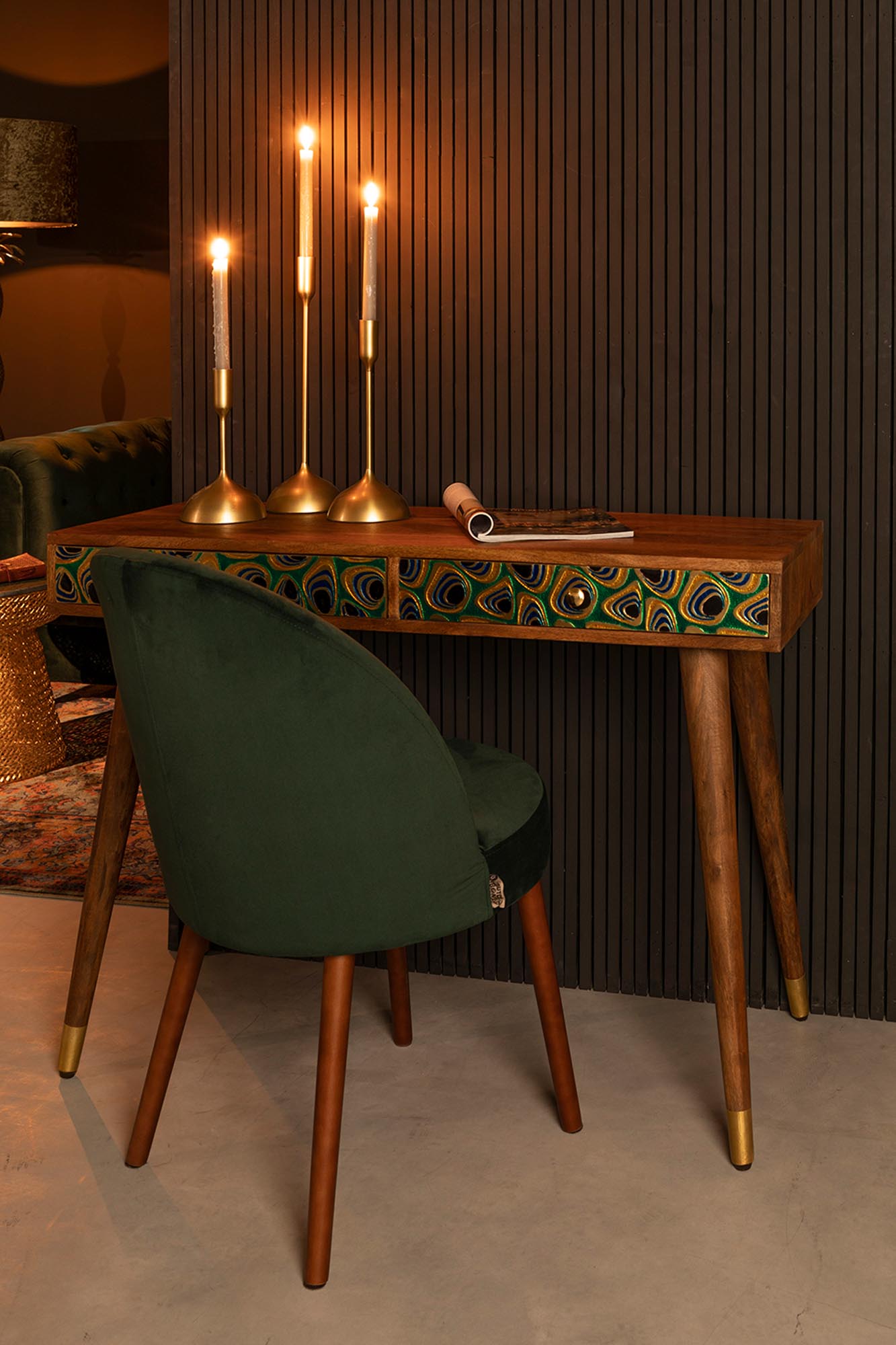 Stuhl Barbara in Grün präsentiert im Onlineshop von KAQTU Design AG. Stuhl ist von Dutchbone