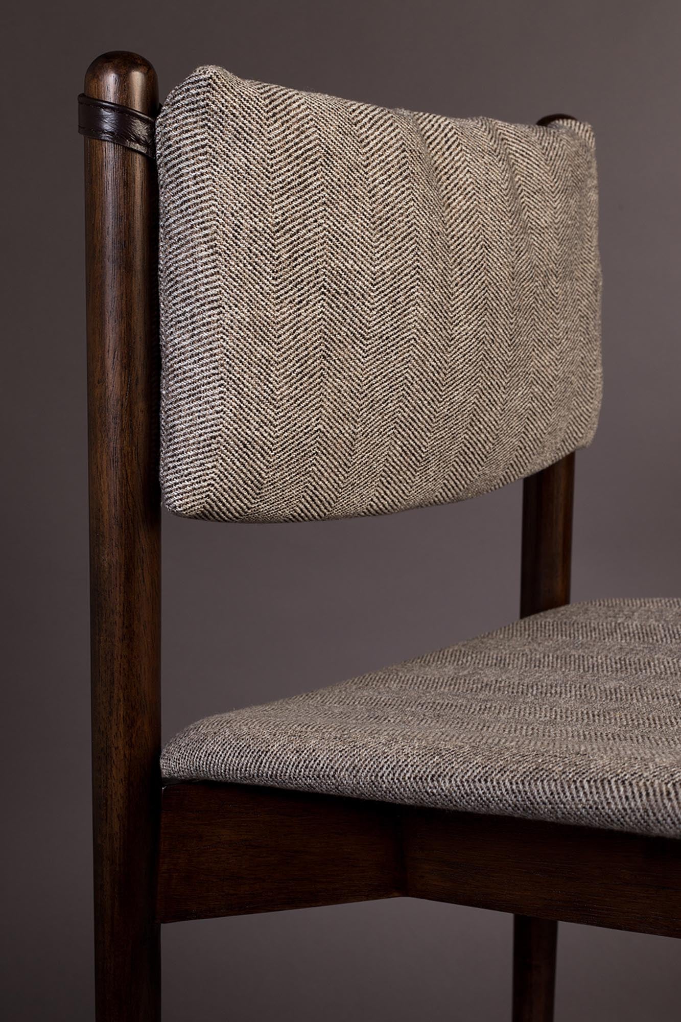 Moderner Esszimmerstuhl TORRANCE: stilvolles Design, bequeme Polsterung, hochwertiger Stoffbezug, robustes Gestell. Mindestbestellmenge: 2 Stk.