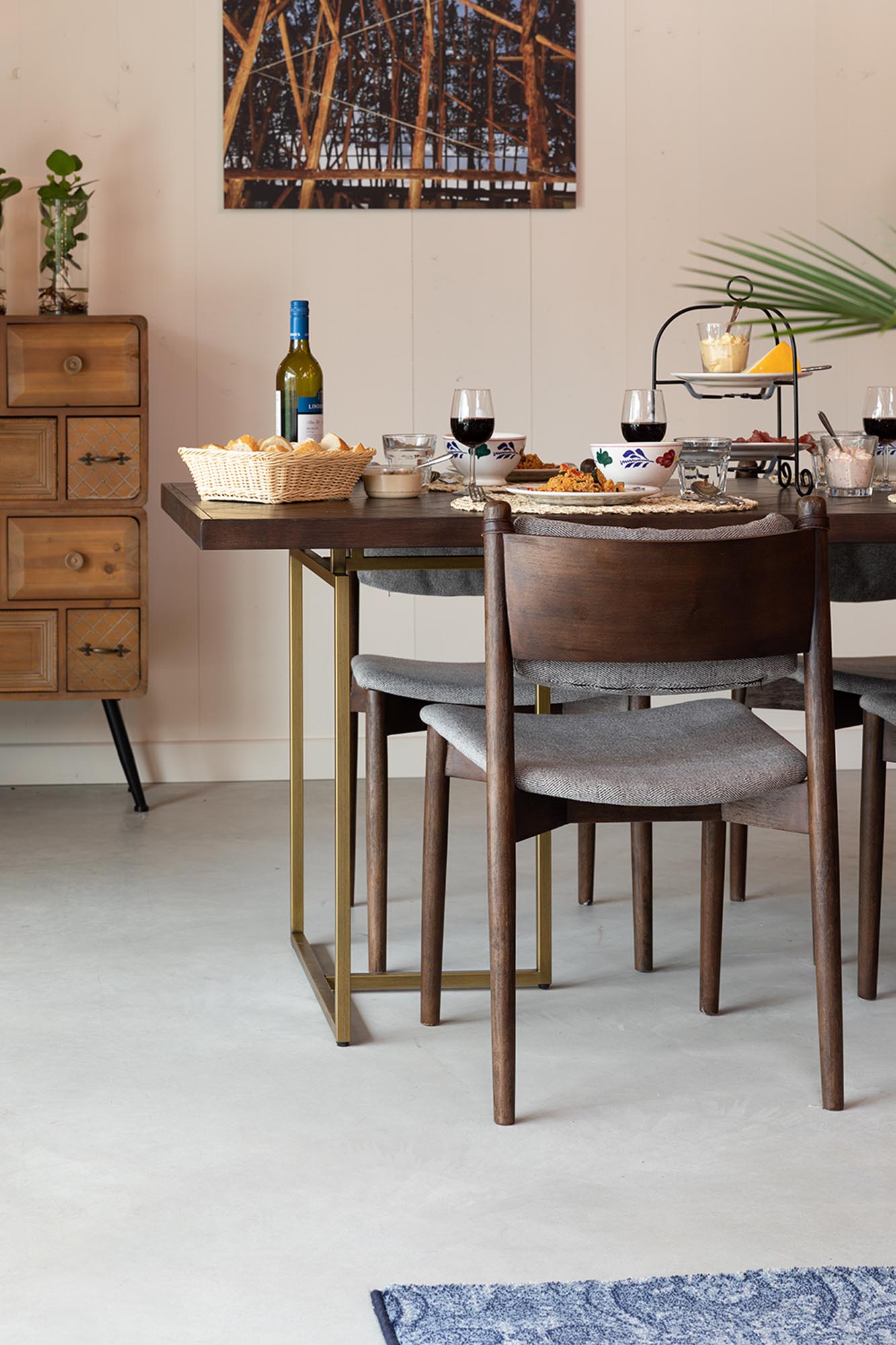 Dutchbone Stuhl Torrance: Modernes Design für stilvolle Räume.