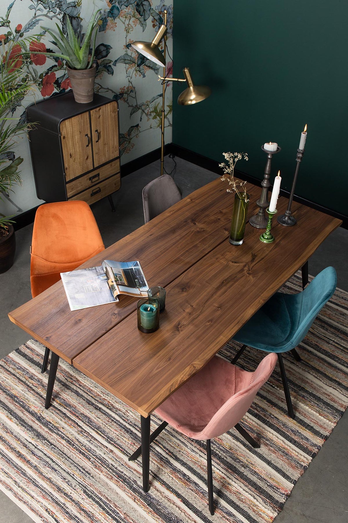 Stuhl Franky Velvet in Petrol präsentiert im Onlineshop von KAQTU Design AG. Stuhl ist von Dutchbone