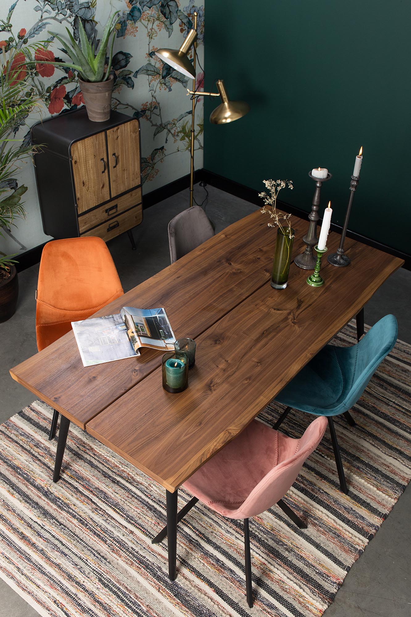 Stuhl Franky Velvet in Petrol präsentiert im Onlineshop von KAQTU Design AG. Stuhl ist von Dutchbone
