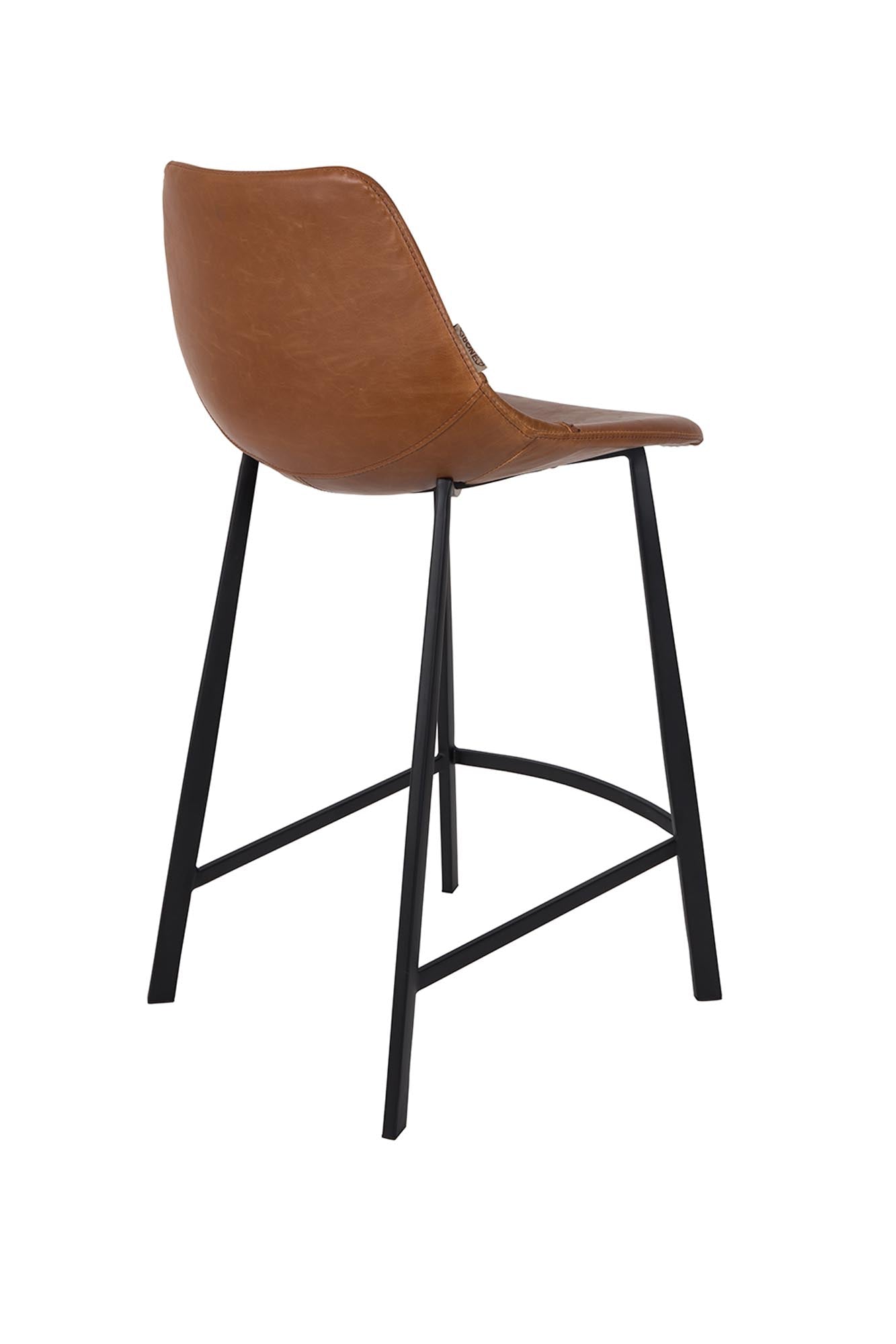 Barstuhl Franky von Dutchbone: Stilvolles Design trifft auf hohen Sitzkomfort – ideal für trendbewusste Küchen und Bars.