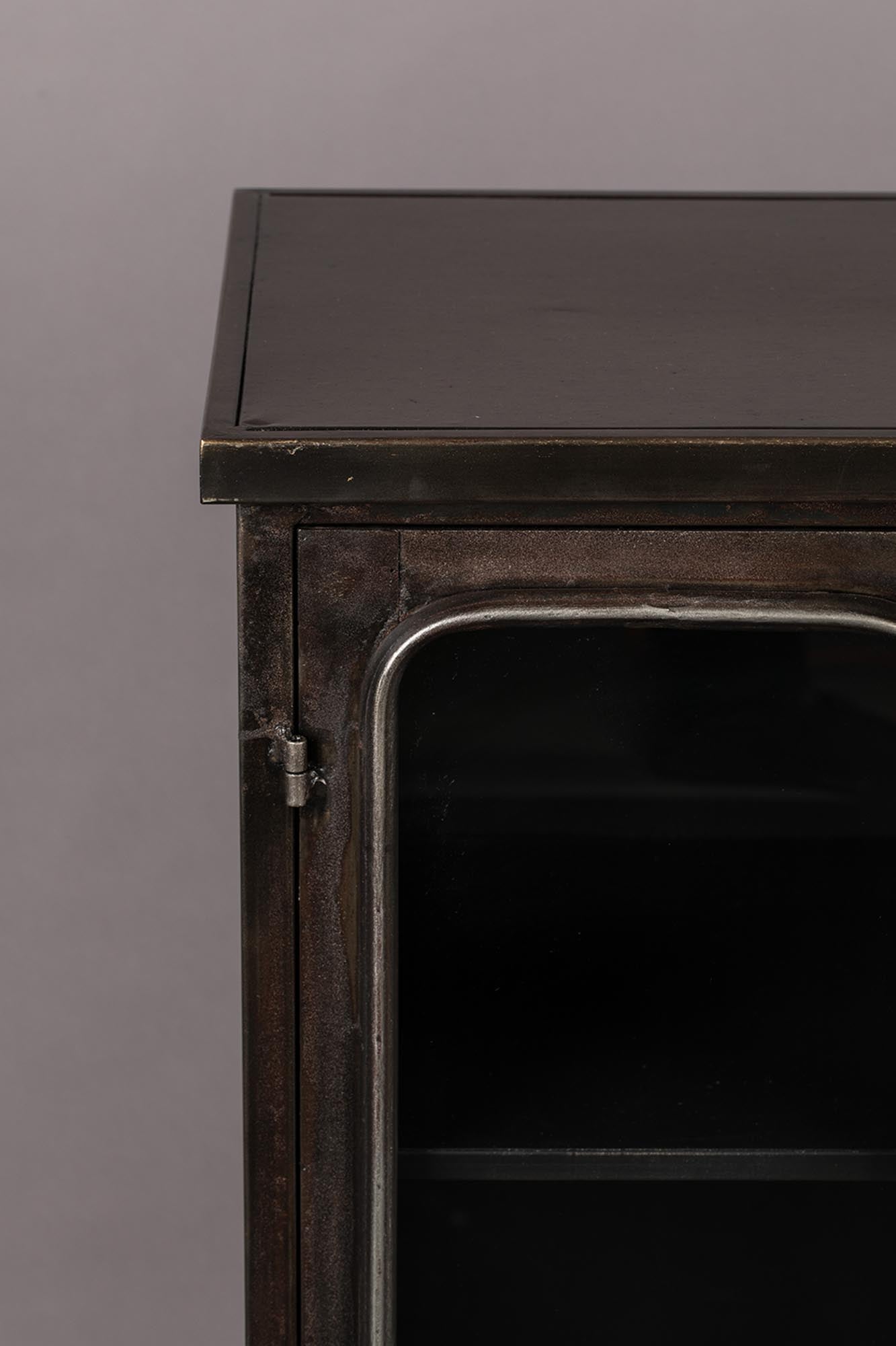 Dutchbone Cabinet Denza: Stilvolle Aufbewahrung mit modernem Flair.