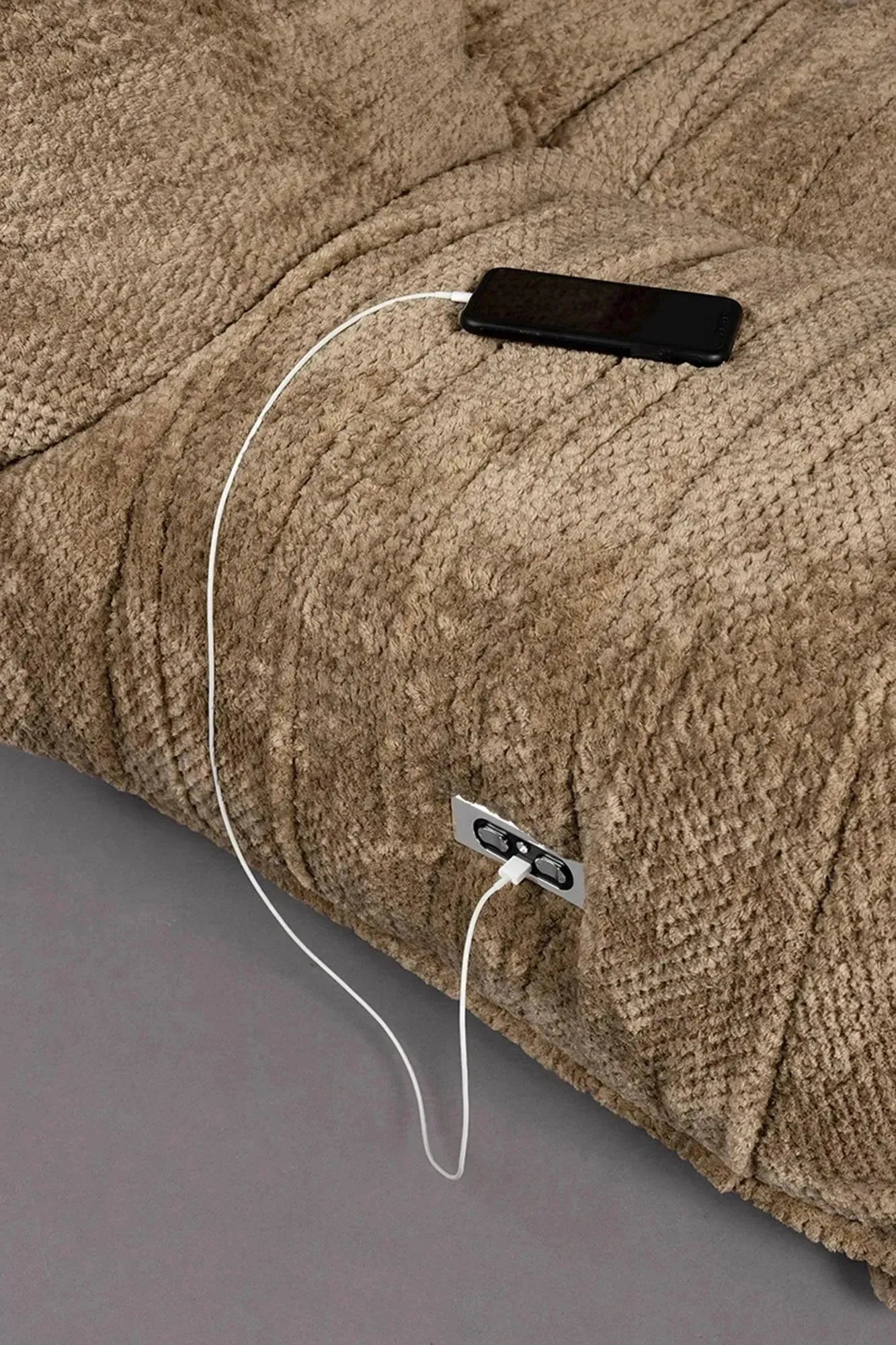Hamilton Recliner: Stilvoller Komfort für Ihr Wohnzimmer.