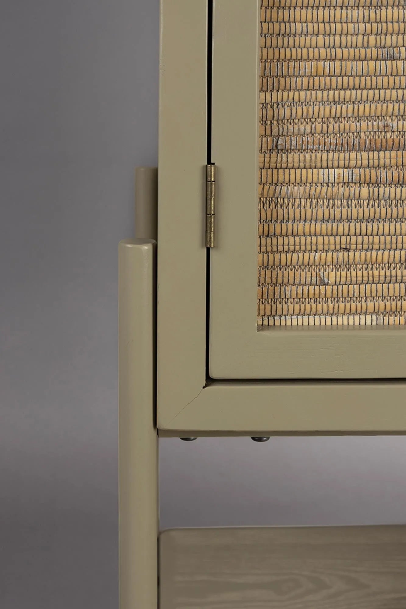 Schrank Yasu in Beige präsentiert im Onlineshop von KAQTU Design AG. Cabinet ist von Dutchbone