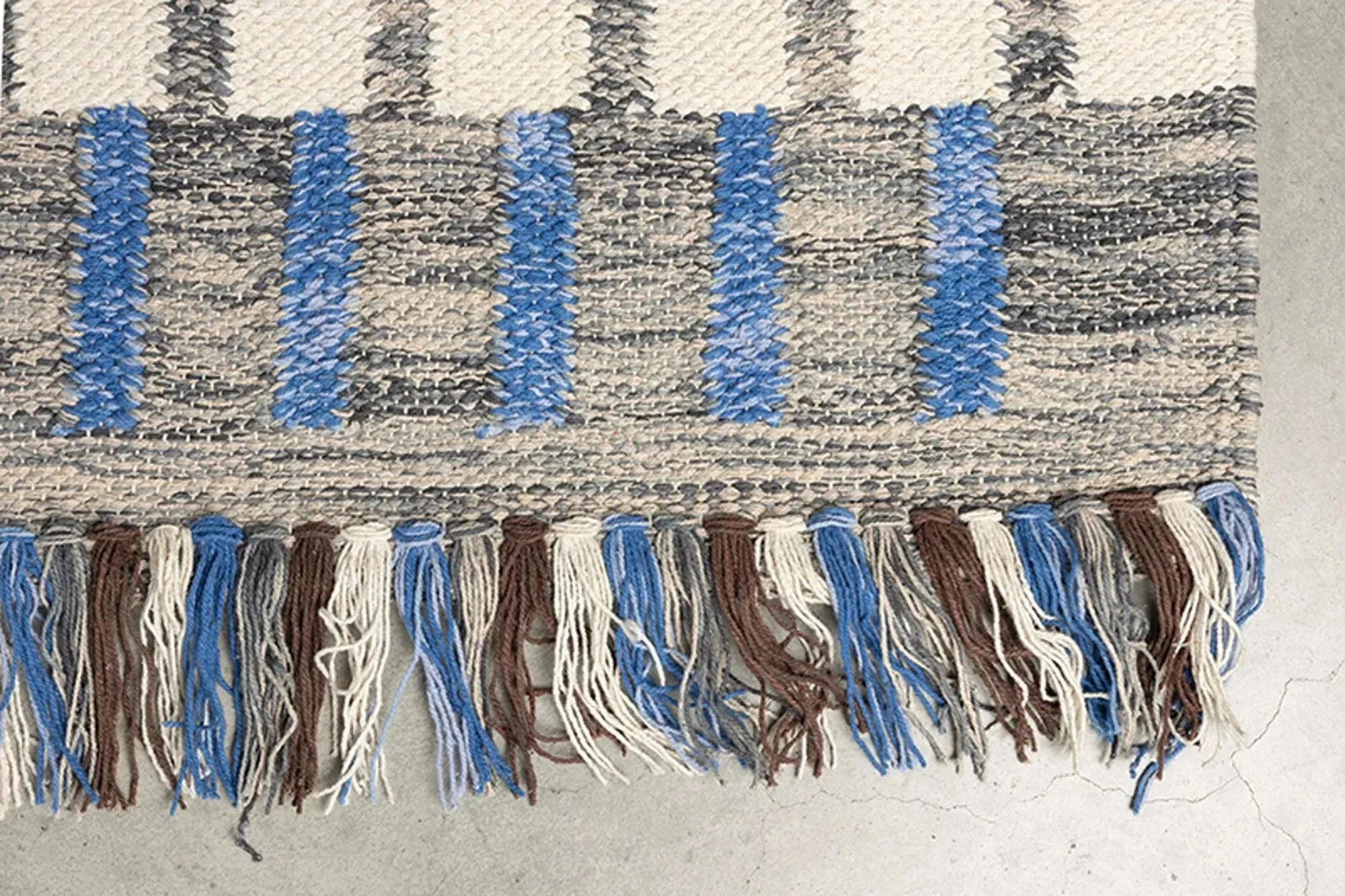 Teppich Hampton in Blau präsentiert im Onlineshop von KAQTU Design AG. Teppich ist von Dutchbone