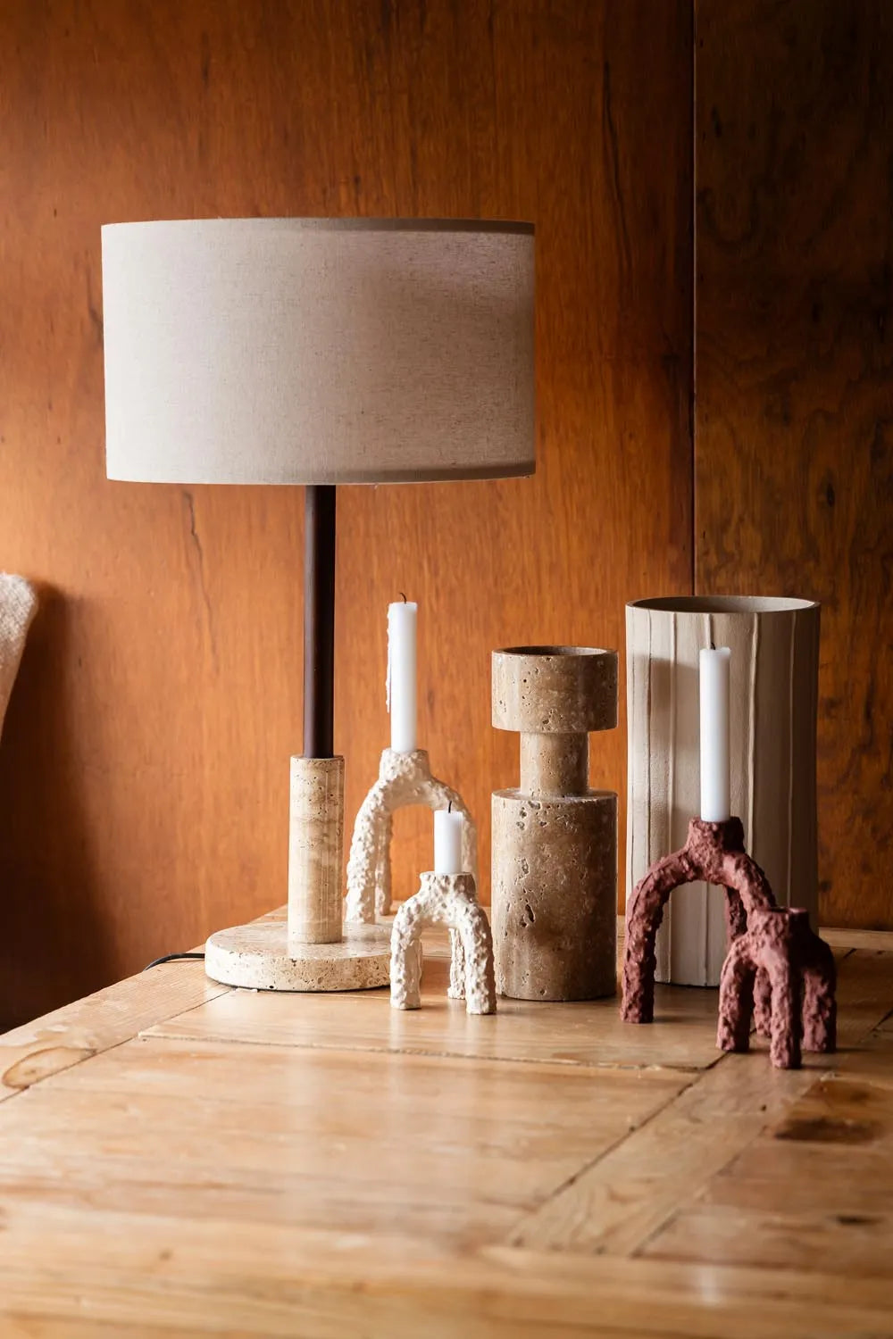 Tischlampe Jackson in Beige präsentiert im Onlineshop von KAQTU Design AG. Tischleuchte ist von Dutchbone