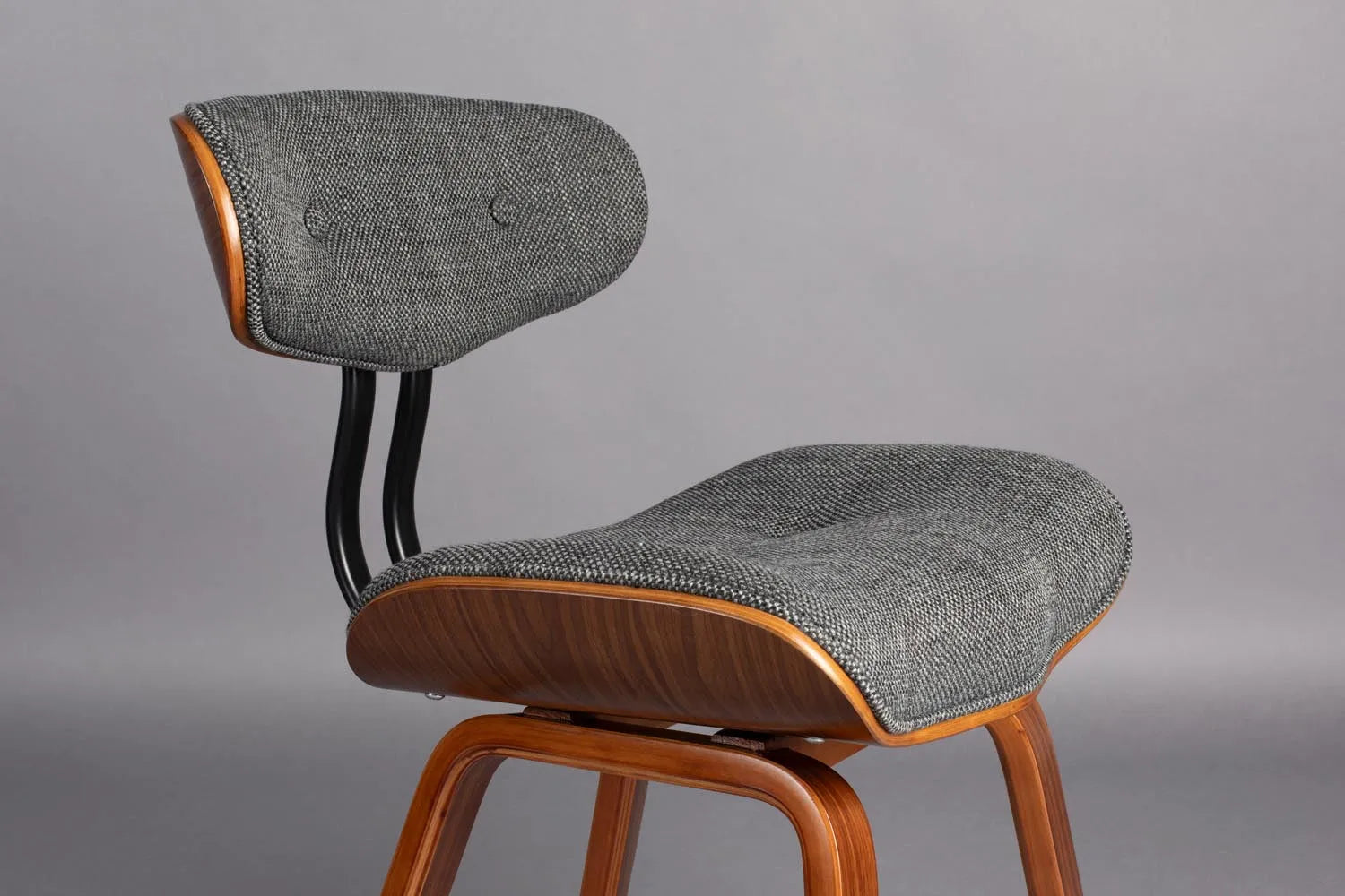 Eleganter Dutchbone Stuhl Blackwood Grey für zeitlose Wohnräume.