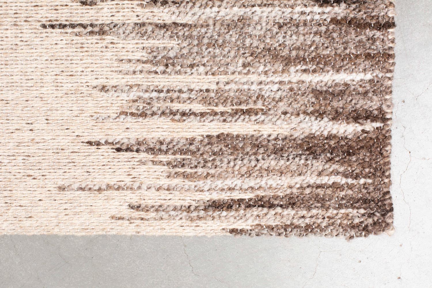 Teppich Rhea 160x230 von Dutchbone: Vintage-inspiriertes Design mit warmen Farbtönen, perfekt für einladende Wohnräume und stilvolle Akzente.