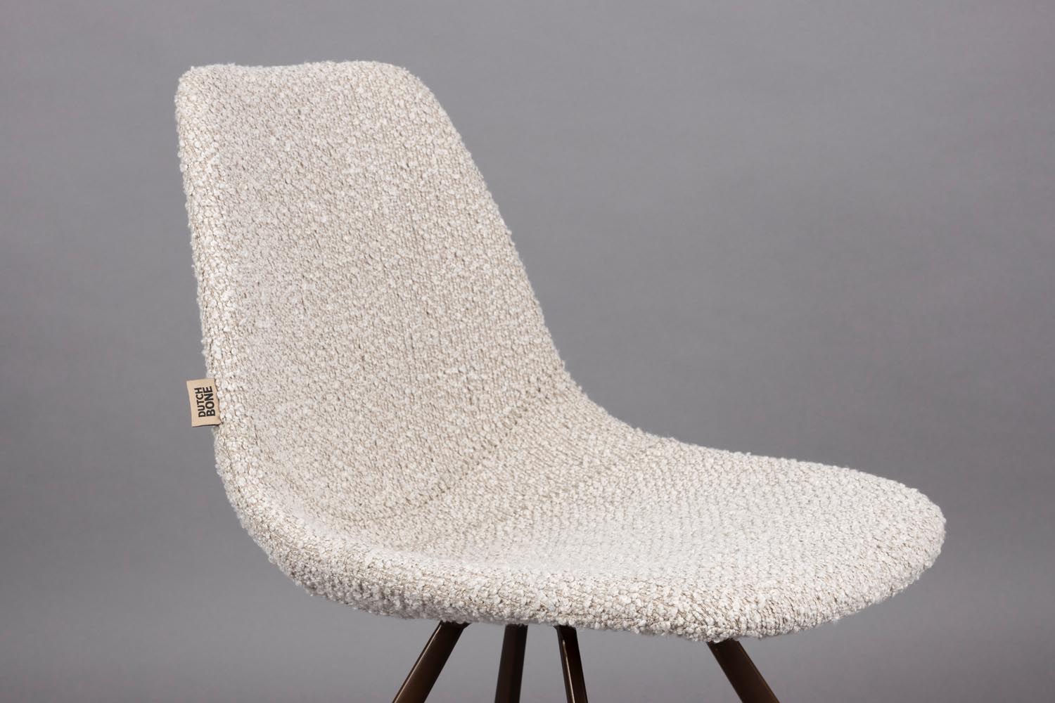 Franky Bouclé: Komfortabler Designstuhl von Dutchbone für Ihr Zuhause.