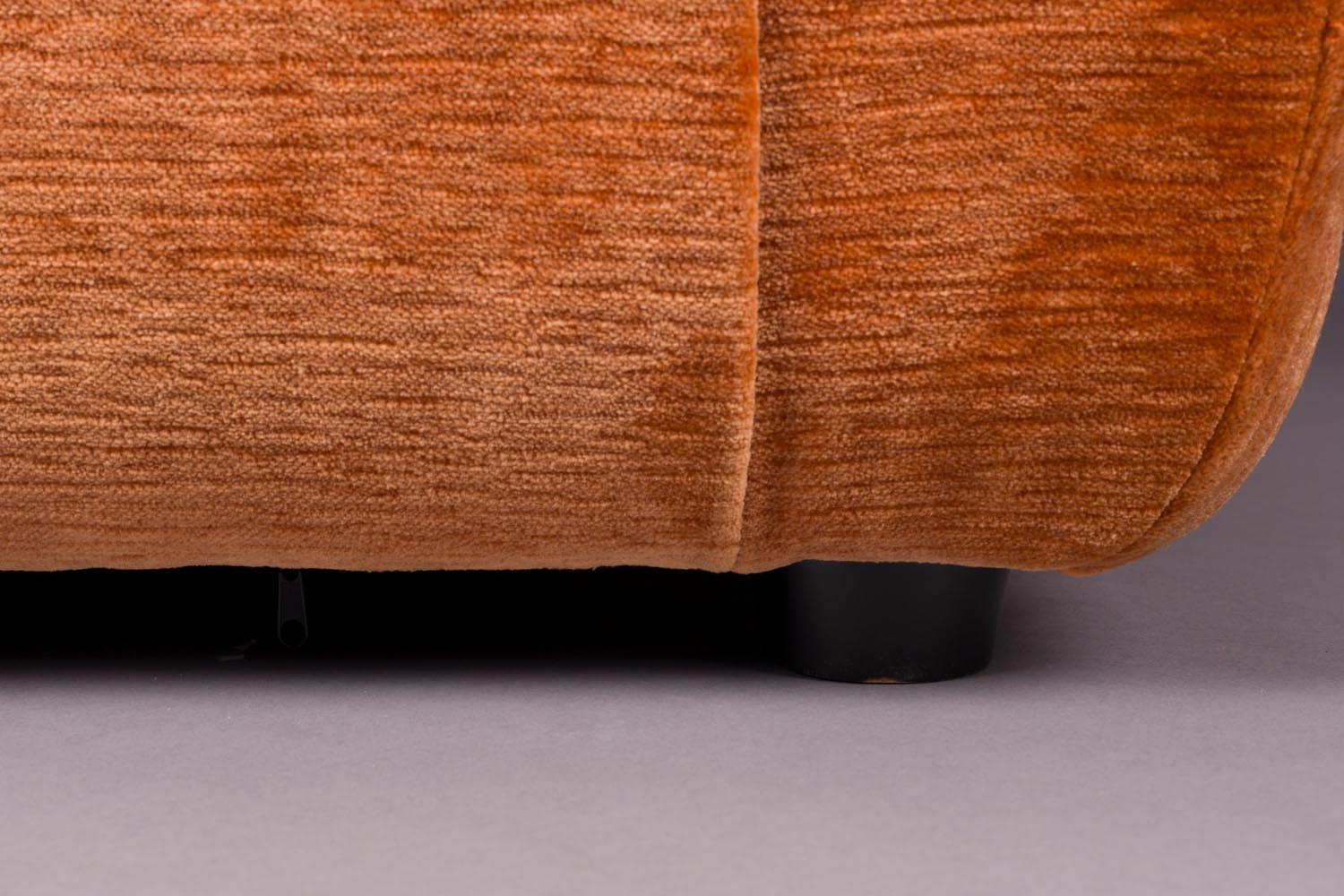 Hocker Jade Erde in Brown präsentiert im Onlineshop von KAQTU Design AG. Pouf ist von Dutchbone