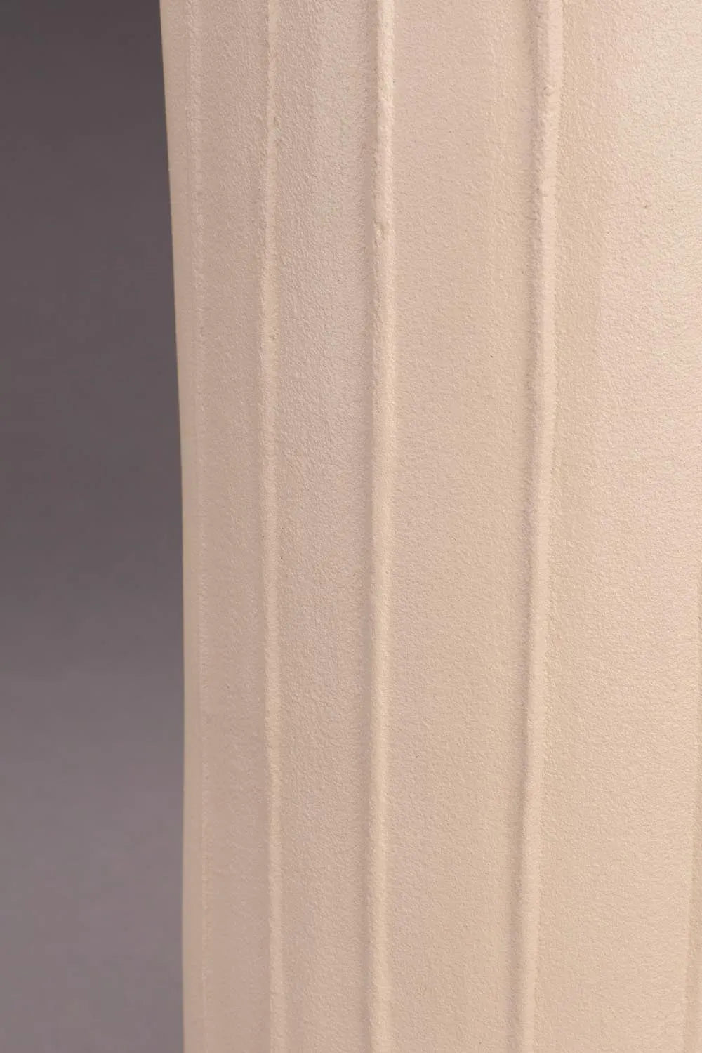 Vase Rander Beige in Beige präsentiert im Onlineshop von KAQTU Design AG. Vase ist von Dutchbone