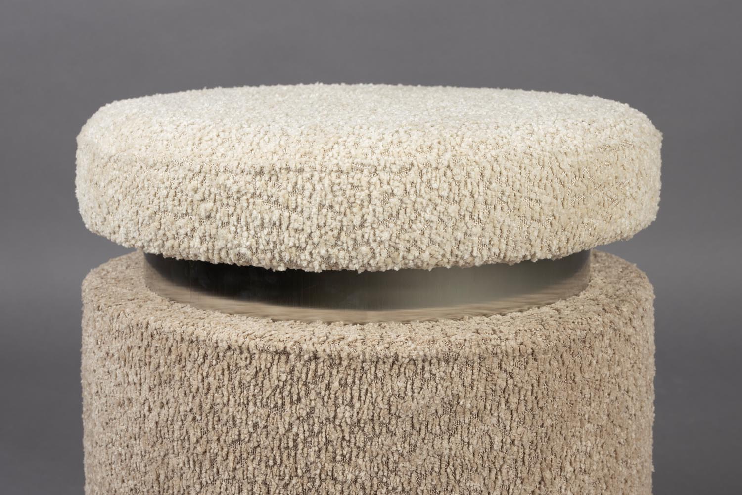 Hocker Sen Beige in Beige präsentiert im Onlineshop von KAQTU Design AG. Hocker ist von Dutchbone