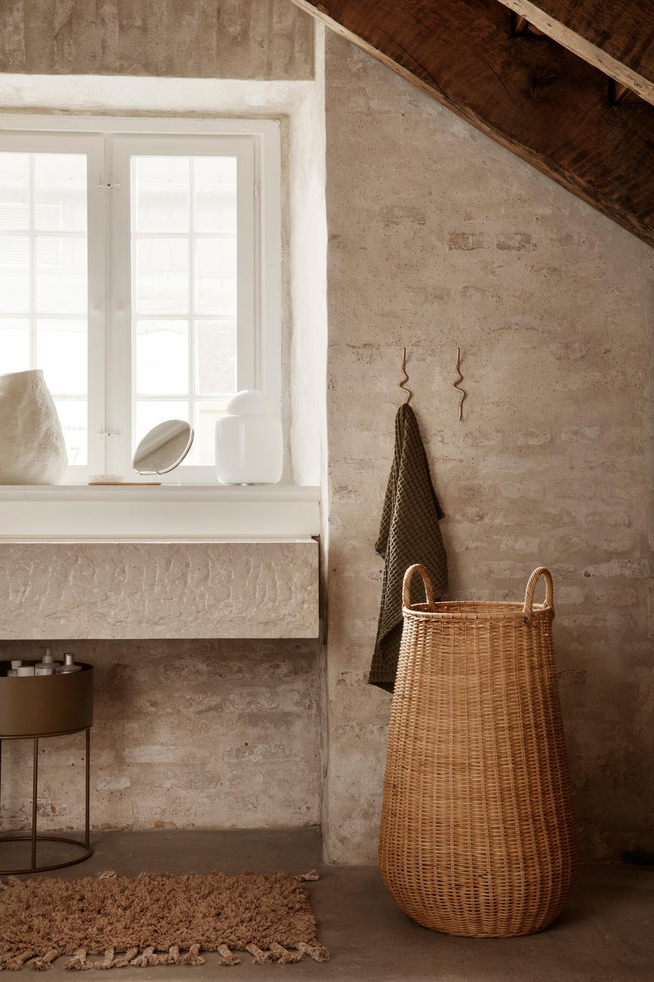 Amass Teppich in White Pepper präsentiert im Onlineshop von KAQTU Design AG. Teppich ist von Ferm Living