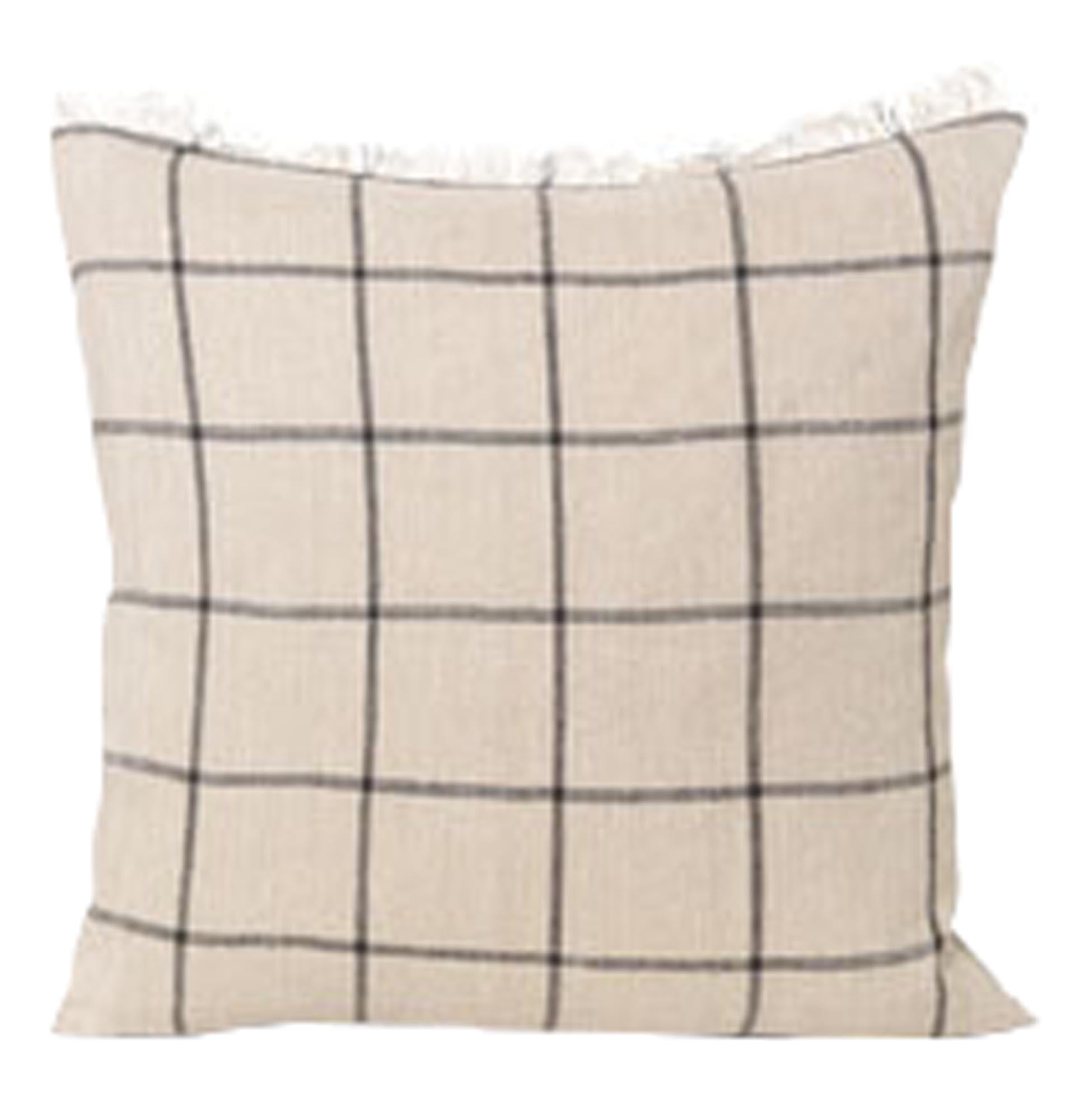 Calm Kissen in Camel/Schwarz präsentiert im Onlineshop von KAQTU Design AG. Deko Kissen ist von Ferm Living