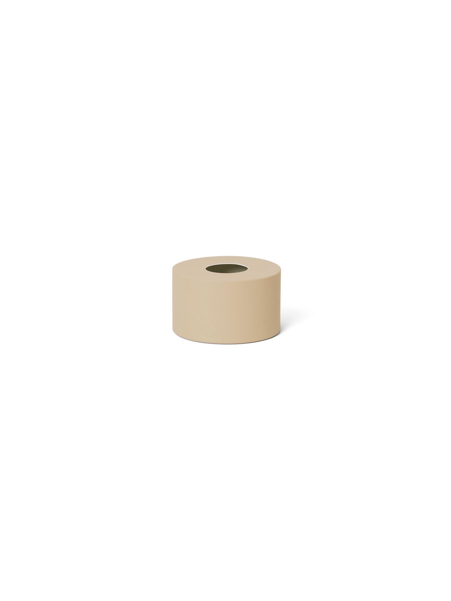 Stilvoller Collect Lampenschirm von Ferm Living: Robuste Eisenkonstruktion, gleichmäßige Lichtverteilung und minimalistisches Design für jeden Raum.