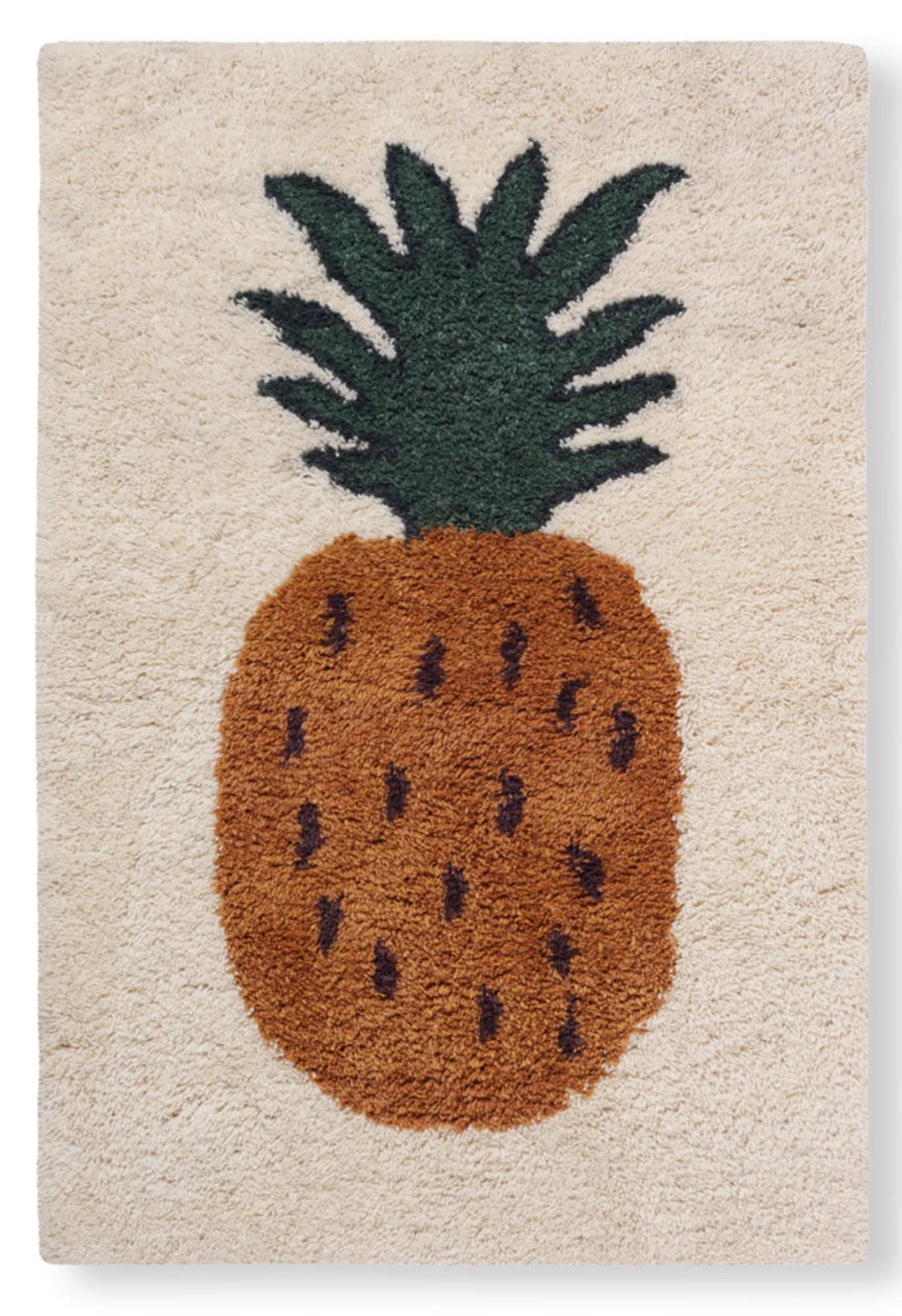 Der Fruiticana Teppich Ananas von Ferm Living: Bio-Baumwolle, tropisches Design, ideal für Kinderzimmer und Wohnzimmer.