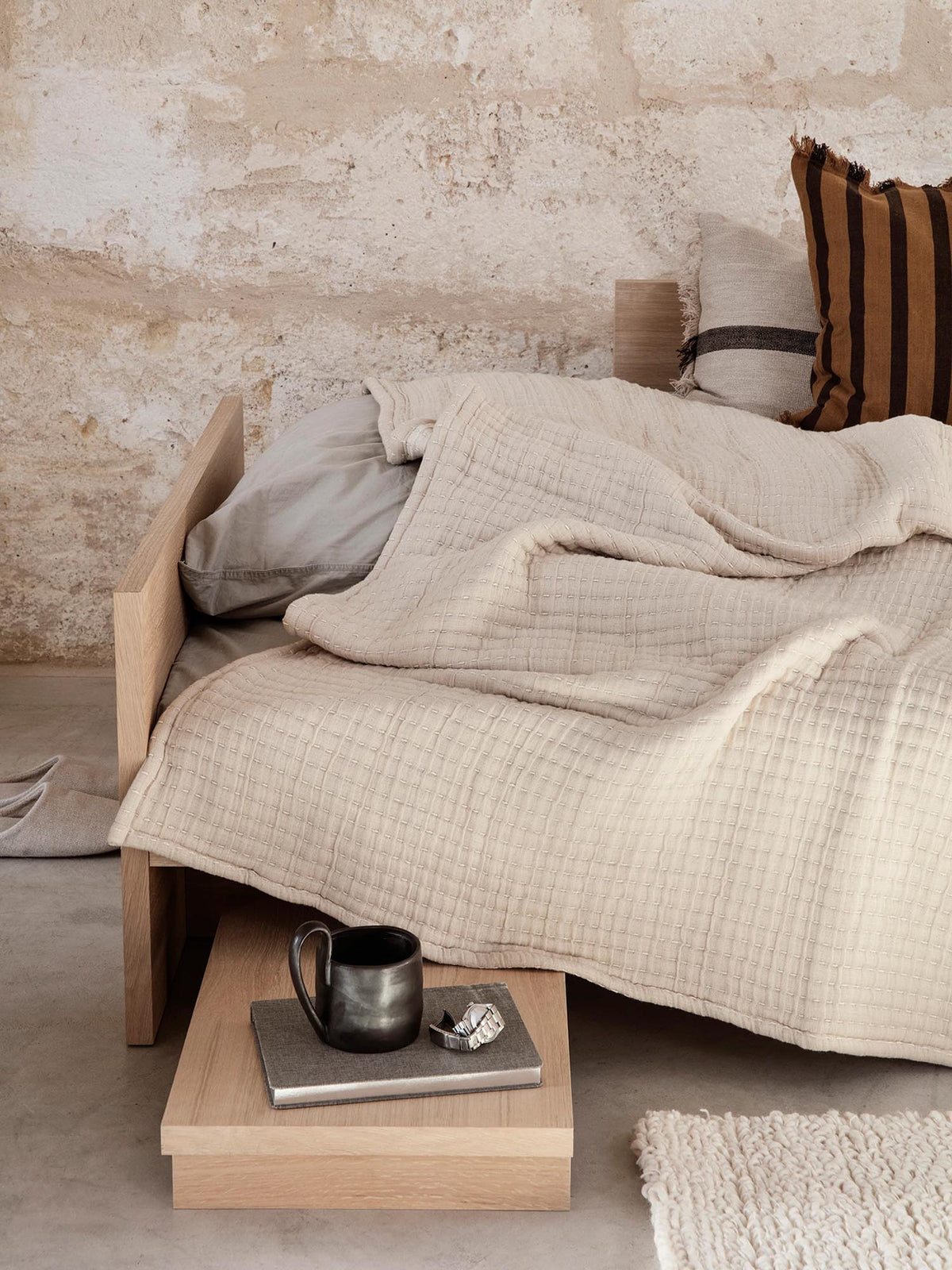 Kona Beistelltisch in Hellbraun präsentiert im Onlineshop von KAQTU Design AG. Couchtisch ist von Ferm Living