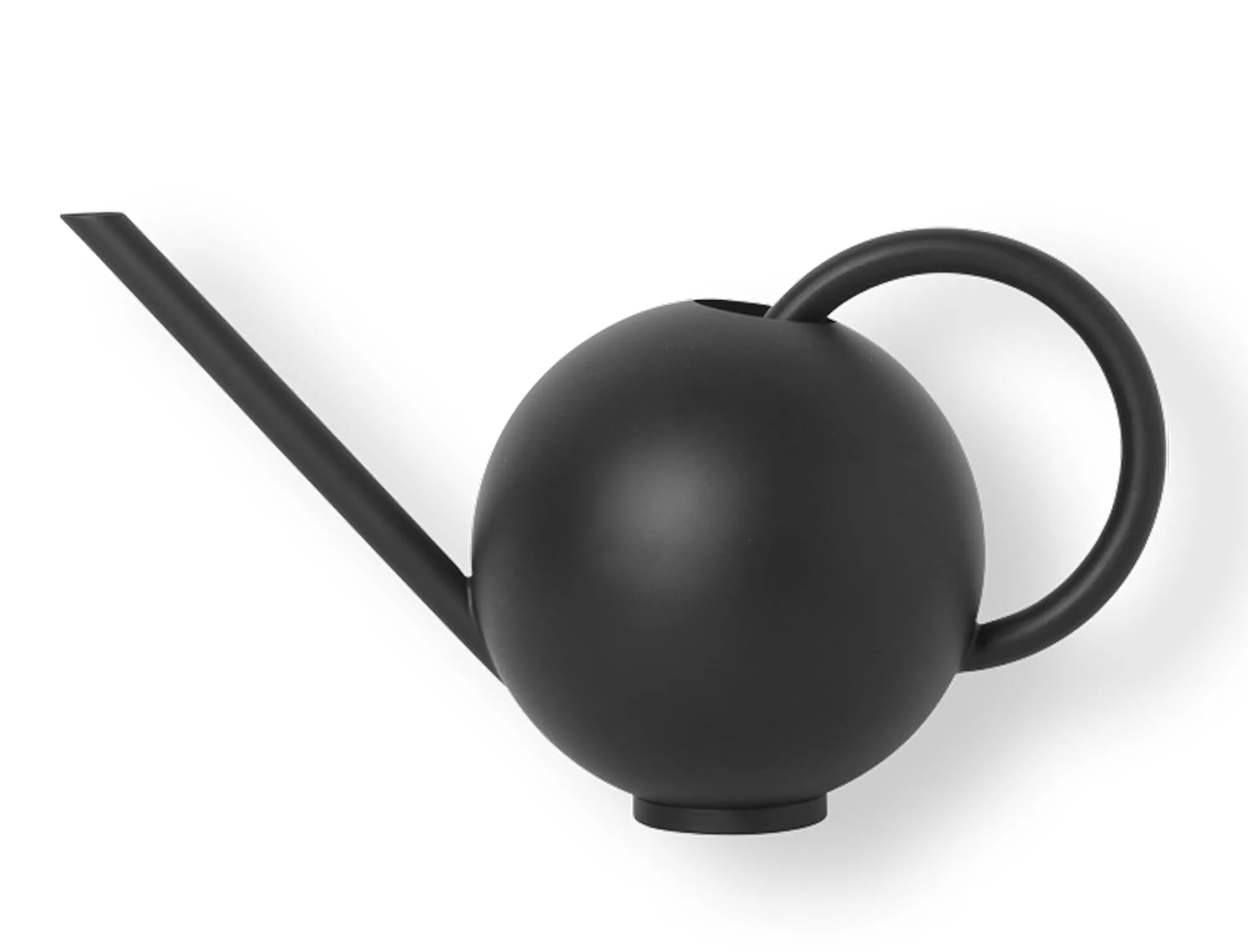 Die "Orb" Giesskanne von Ferm Living: Stilvolles Design, 2L Fassungsvermögen, ergonomischer Griff, ideal für Zimmer- und Balkonpflanzen.