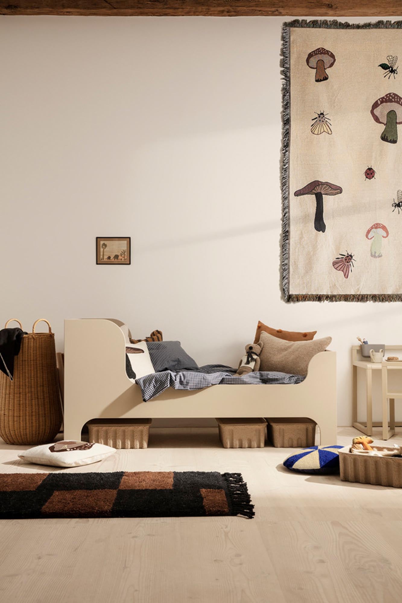 Sill Junior Bett von Ferm Living in stilvollem Design, ideal für Kinderzimmer, mit sanften Farben und hochwertiger Verarbeitung.