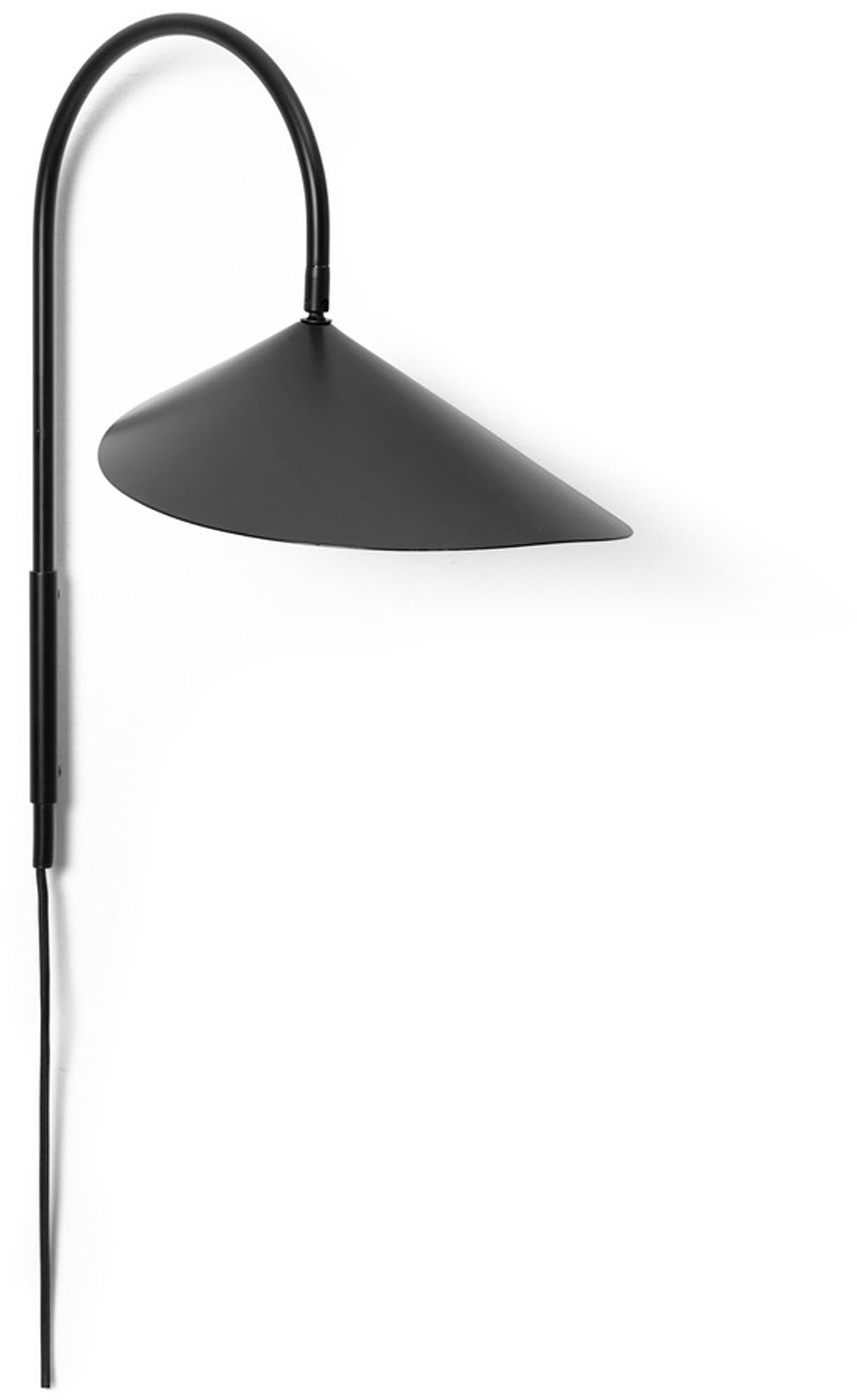 Entdecke die Arum Swivel Wandleuchte von Ferm Living: organische Form, weiches Licht, schwenkbare Halterung und einfache Montage für stilvolle Beleuchtung.