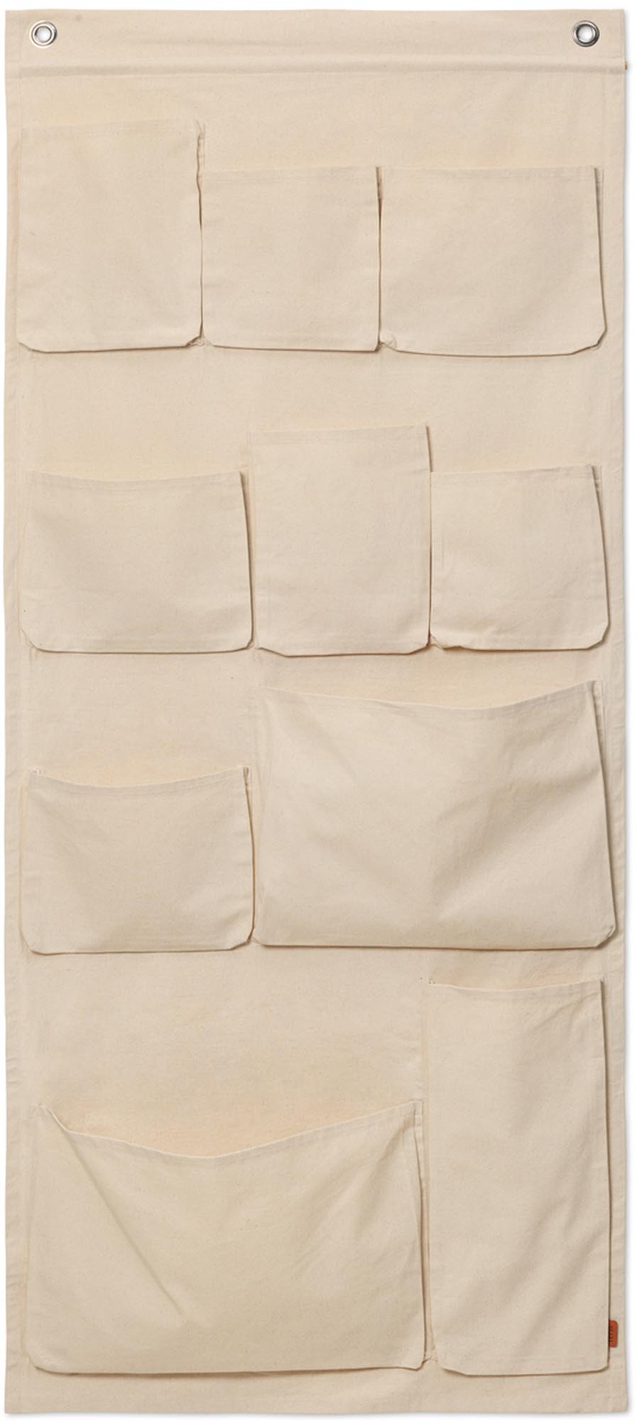 Canvas Wandtasche XL in Off-white präsentiert im Onlineshop von KAQTU Design AG. Wandhalter ist von Ferm Living