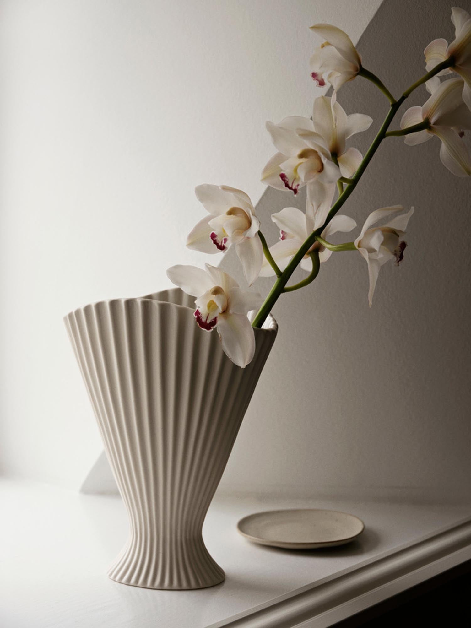 Fountain Vase - Off -White