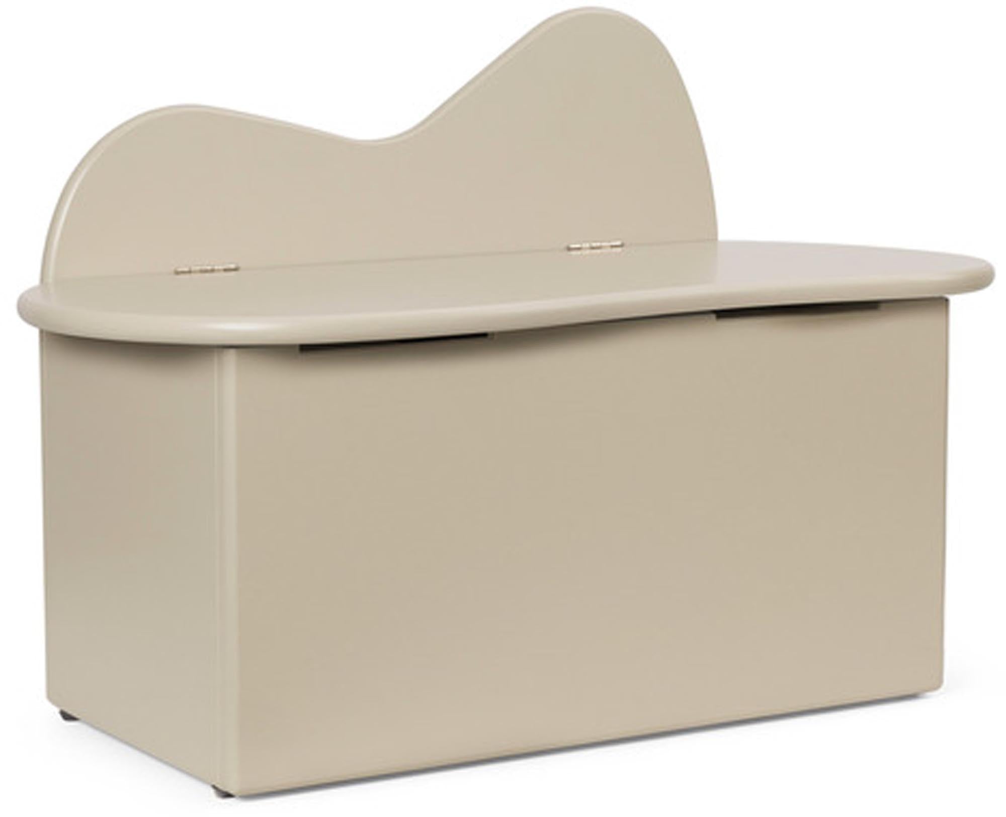 Slope Bank von Ferm Living: Modernes Design trifft auf Komfort.