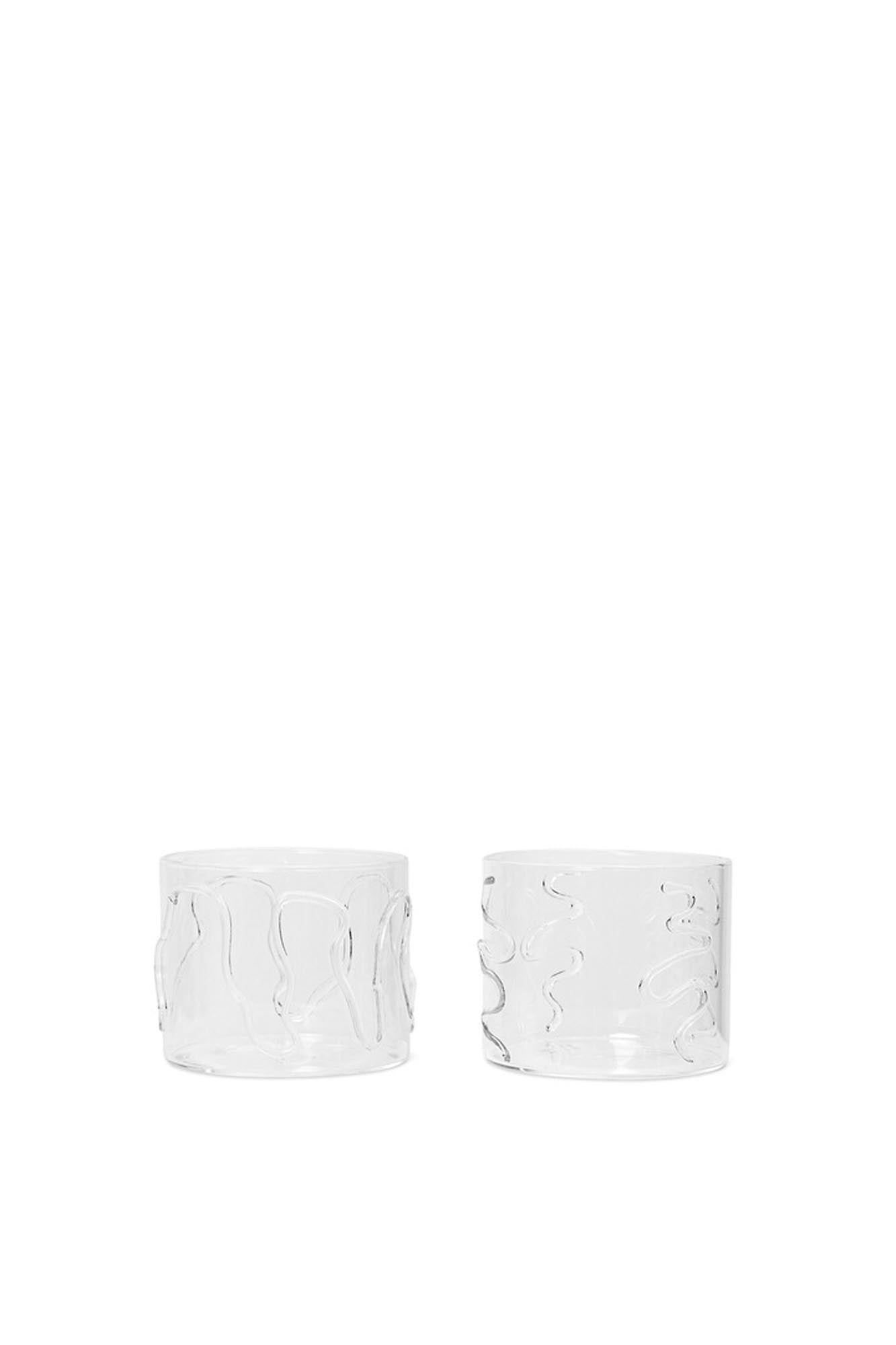 Elegante Doodle Gläser aus Borosilikatglas, handgefertigt mit einzigartigen Mustern, ideal für heisse und kalte Getränke.